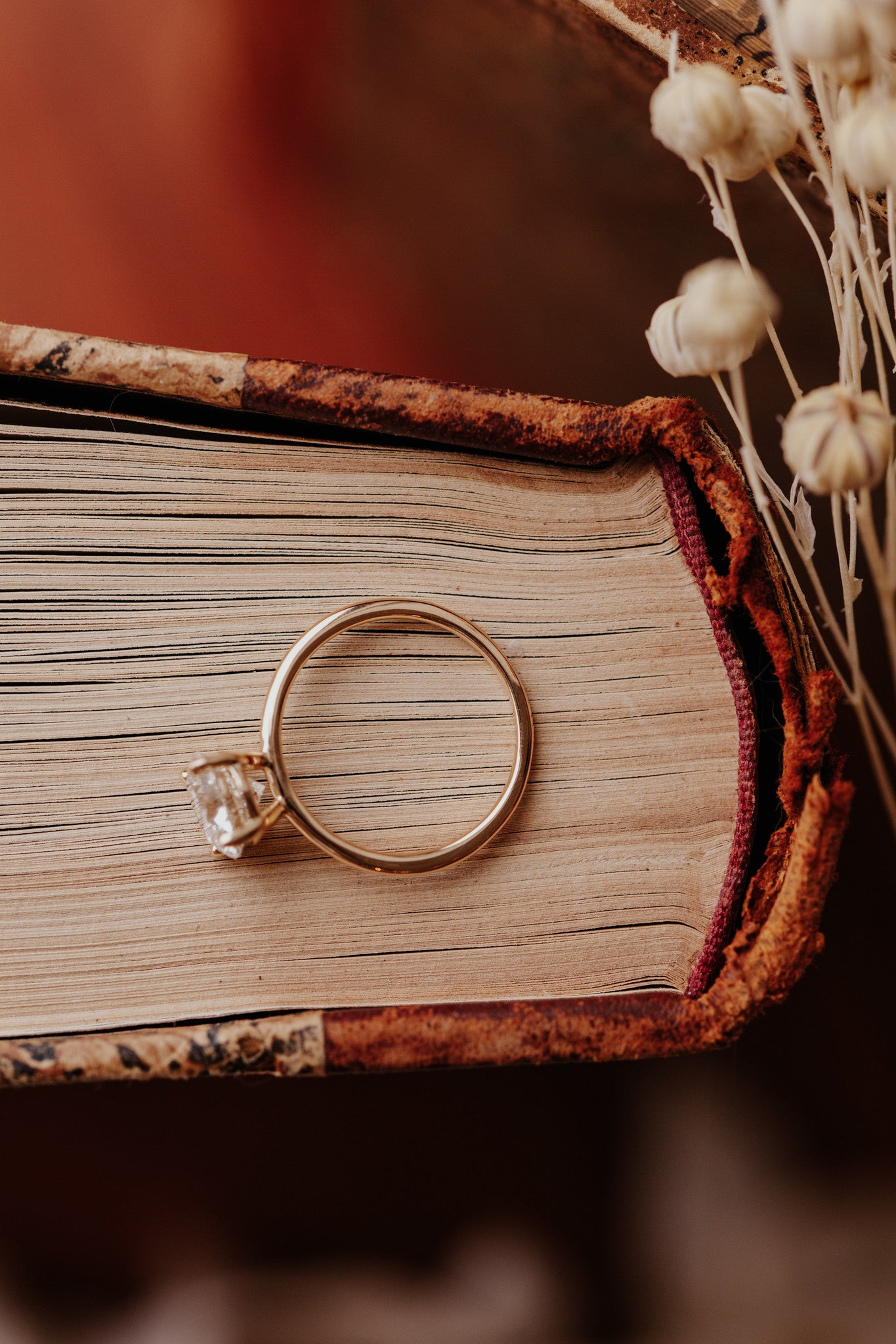 The Maeve Round Solitaire