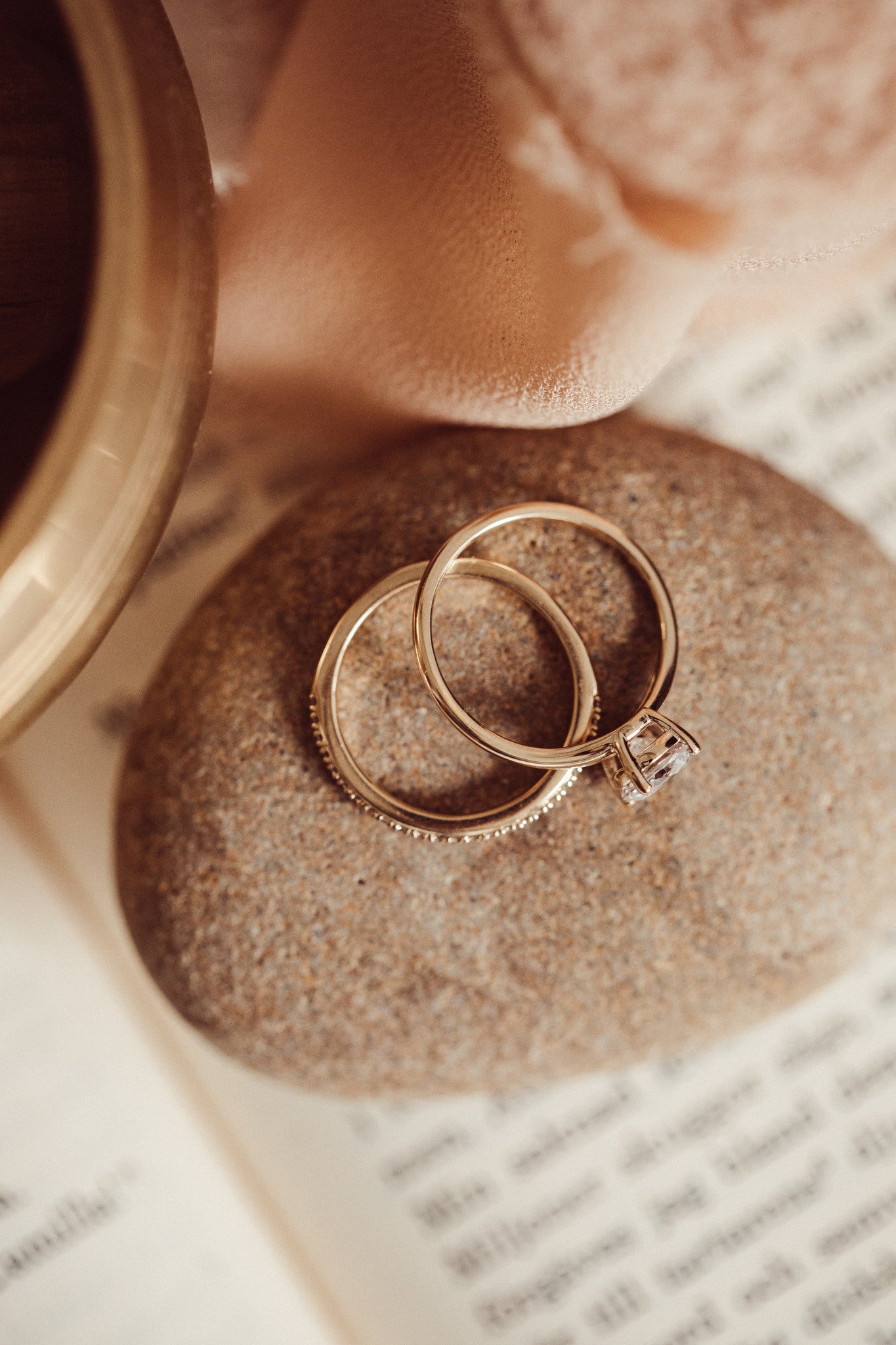 The Madeleine Round Solitaire