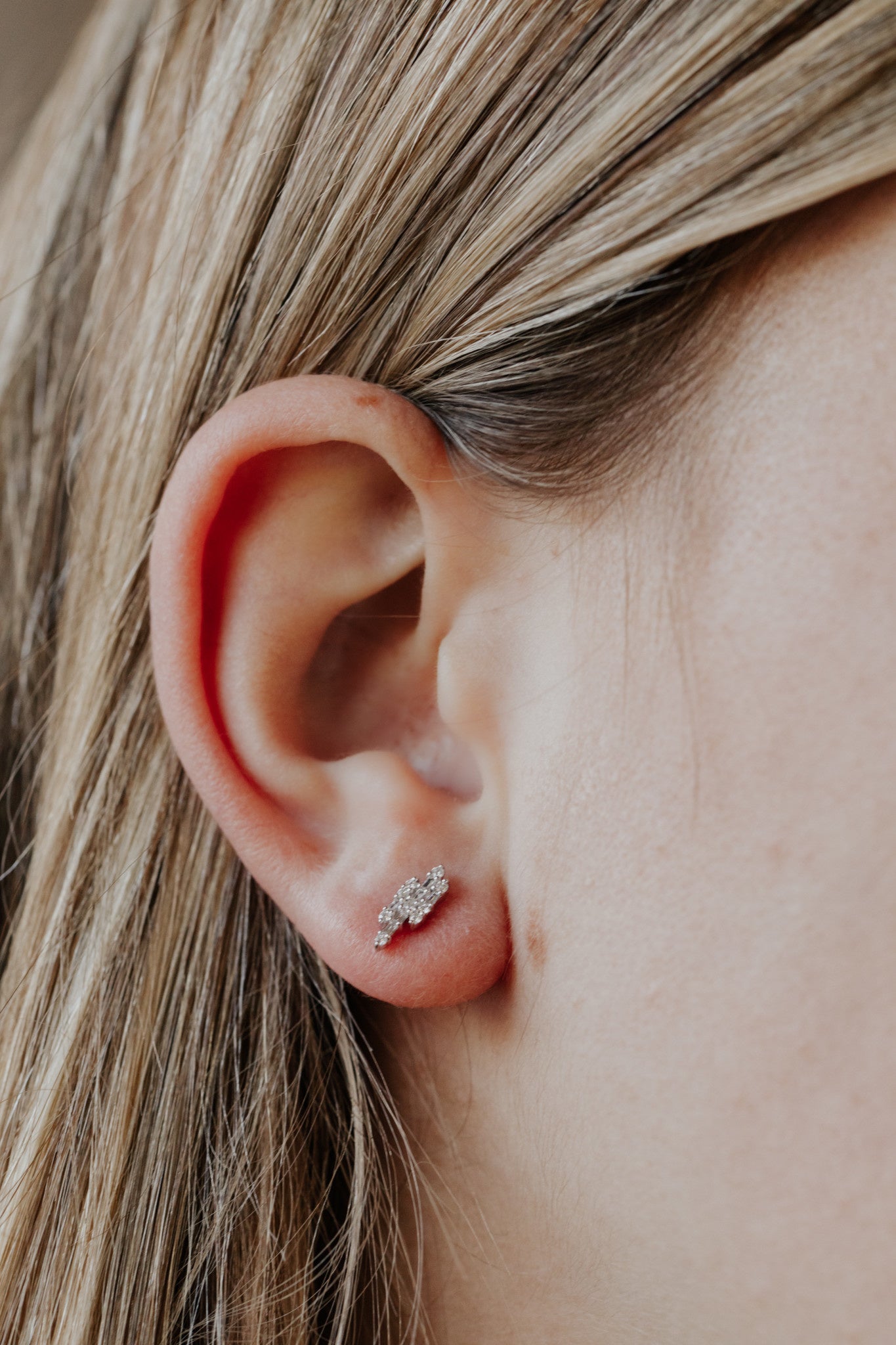 Baguette & Round Staggered Bar Diamond Earrings