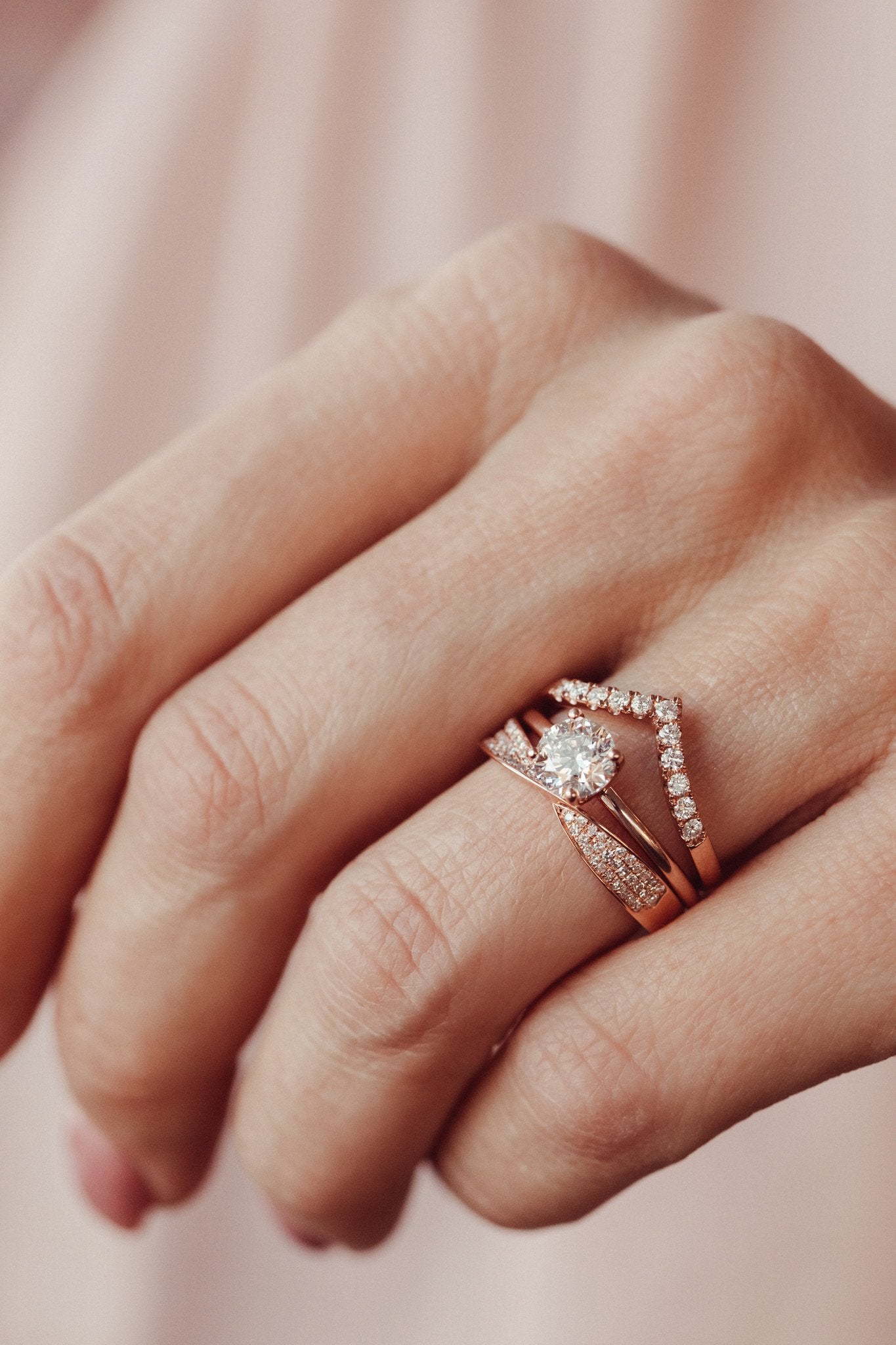 The Maeve Round Solitaire