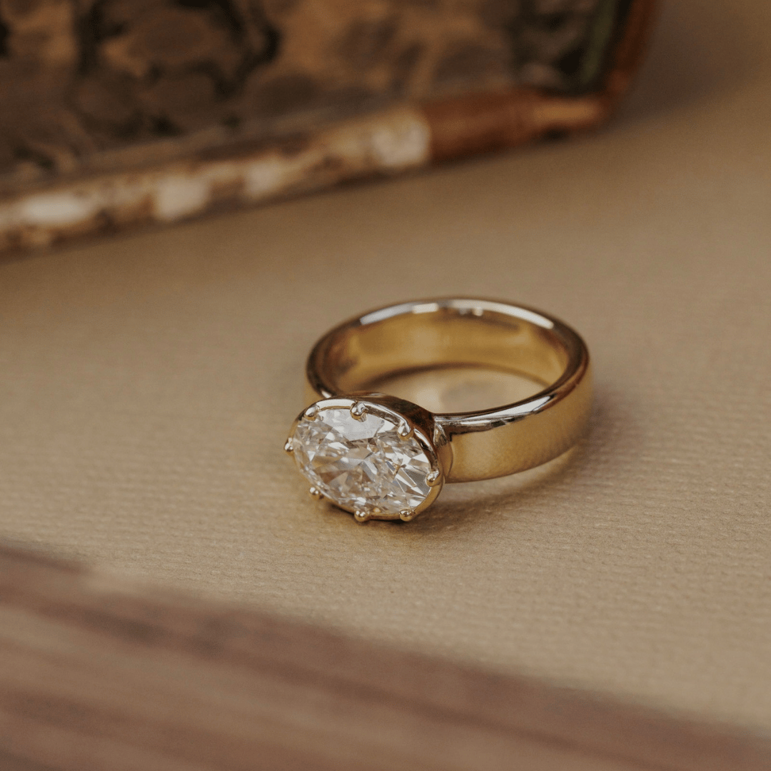 The Bowen Oval Ring
