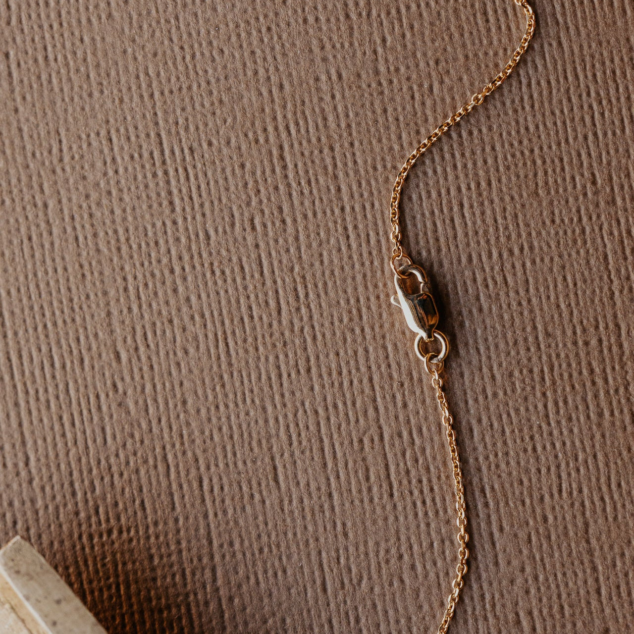 Starburst Set Round Diamonds on Chain Necklace