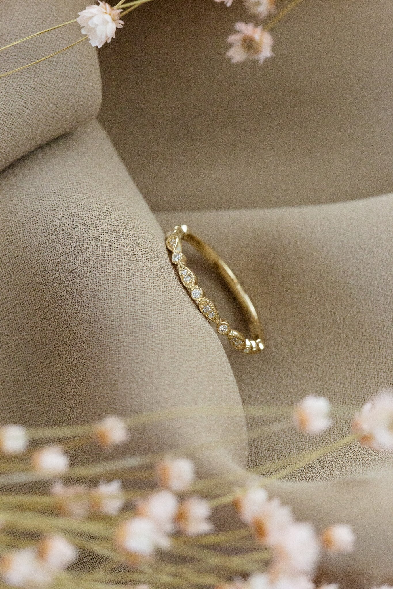 The Pear and Round Band