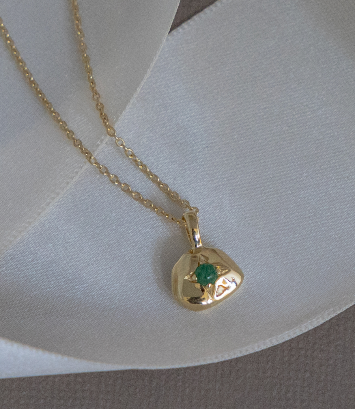 Aventurine with Organic Gold Halo Necklace