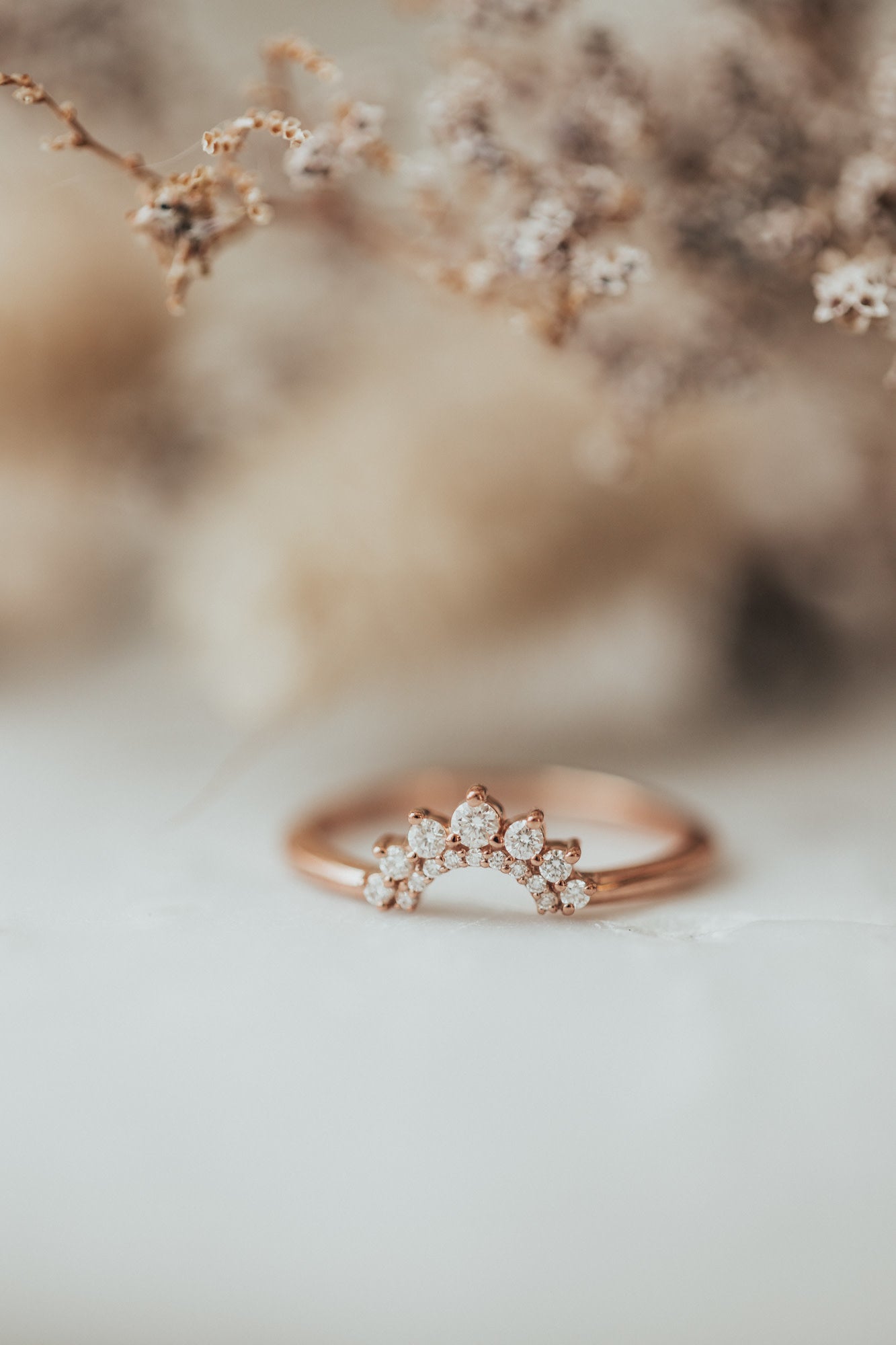 The Hazel Round Tracer Band in 14k rose gold