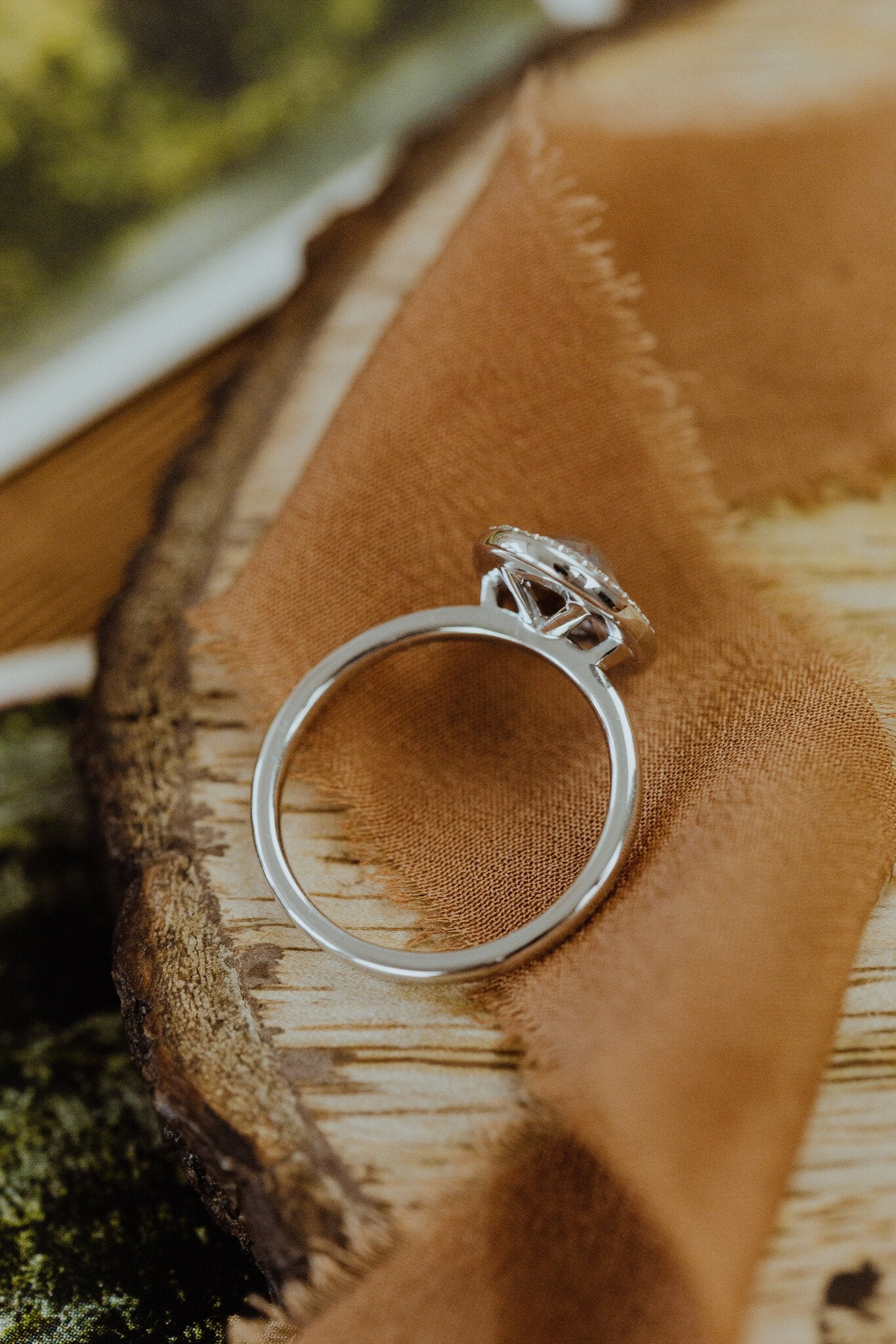 The Powell 1.72 ct Oval Rustic Diamond Ring