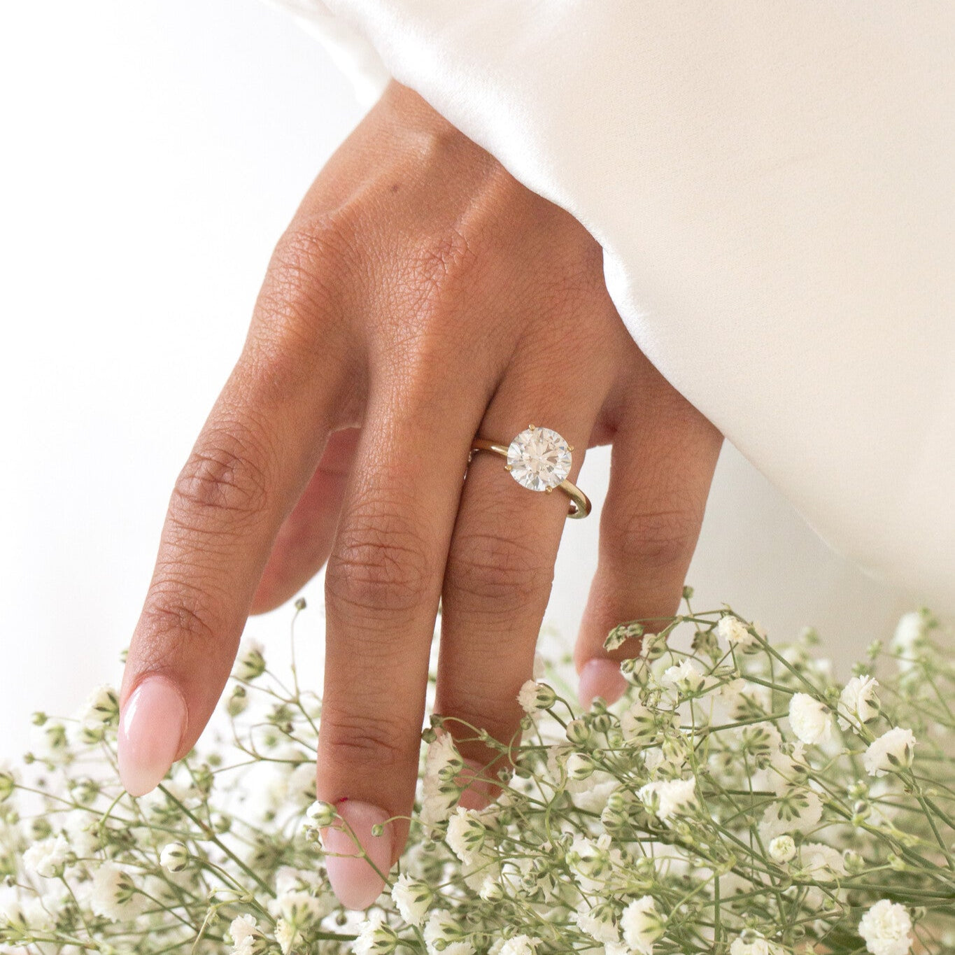 The Maeve Round Solitaire