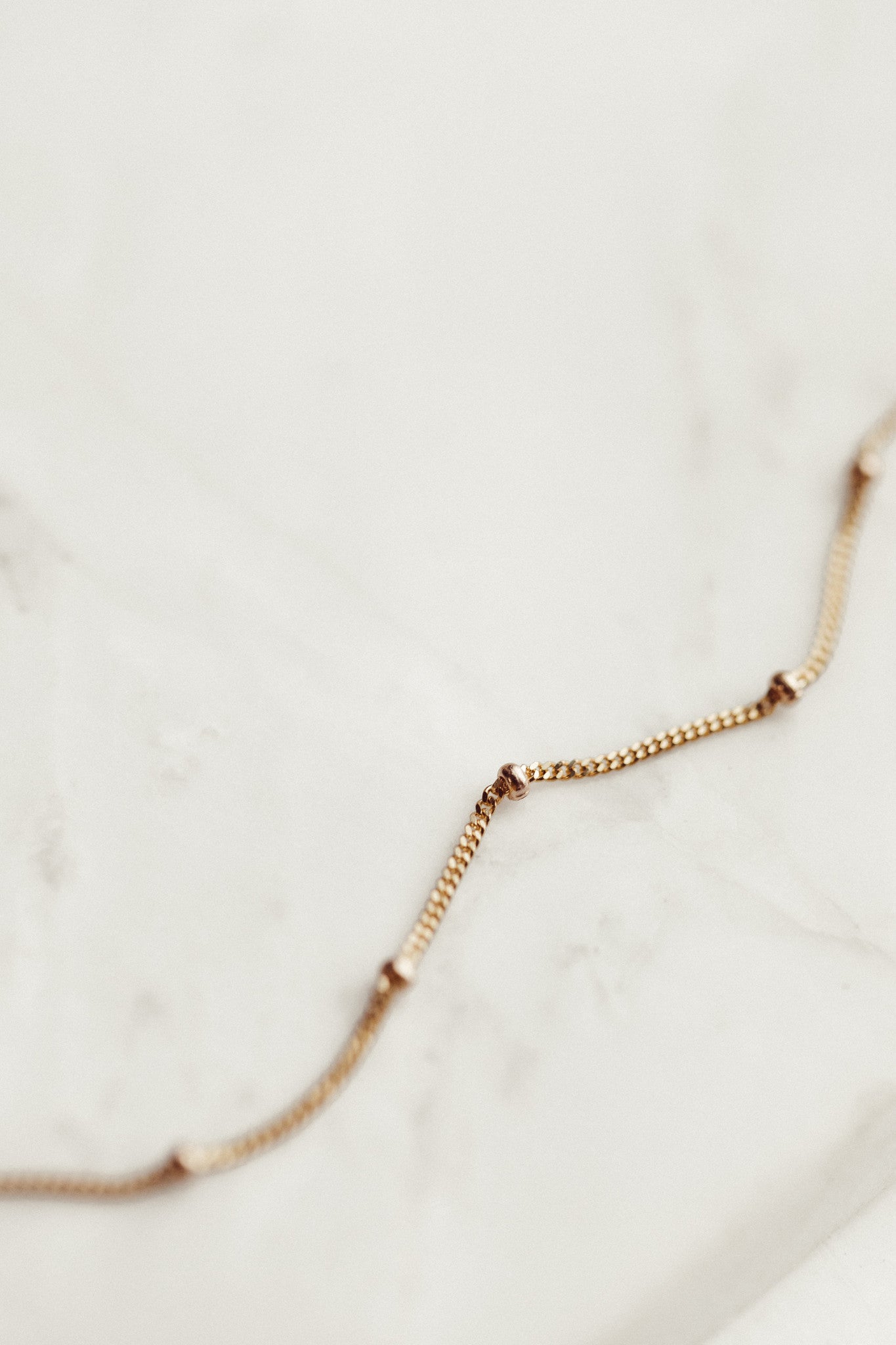 Saturn Curb Chain Necklace