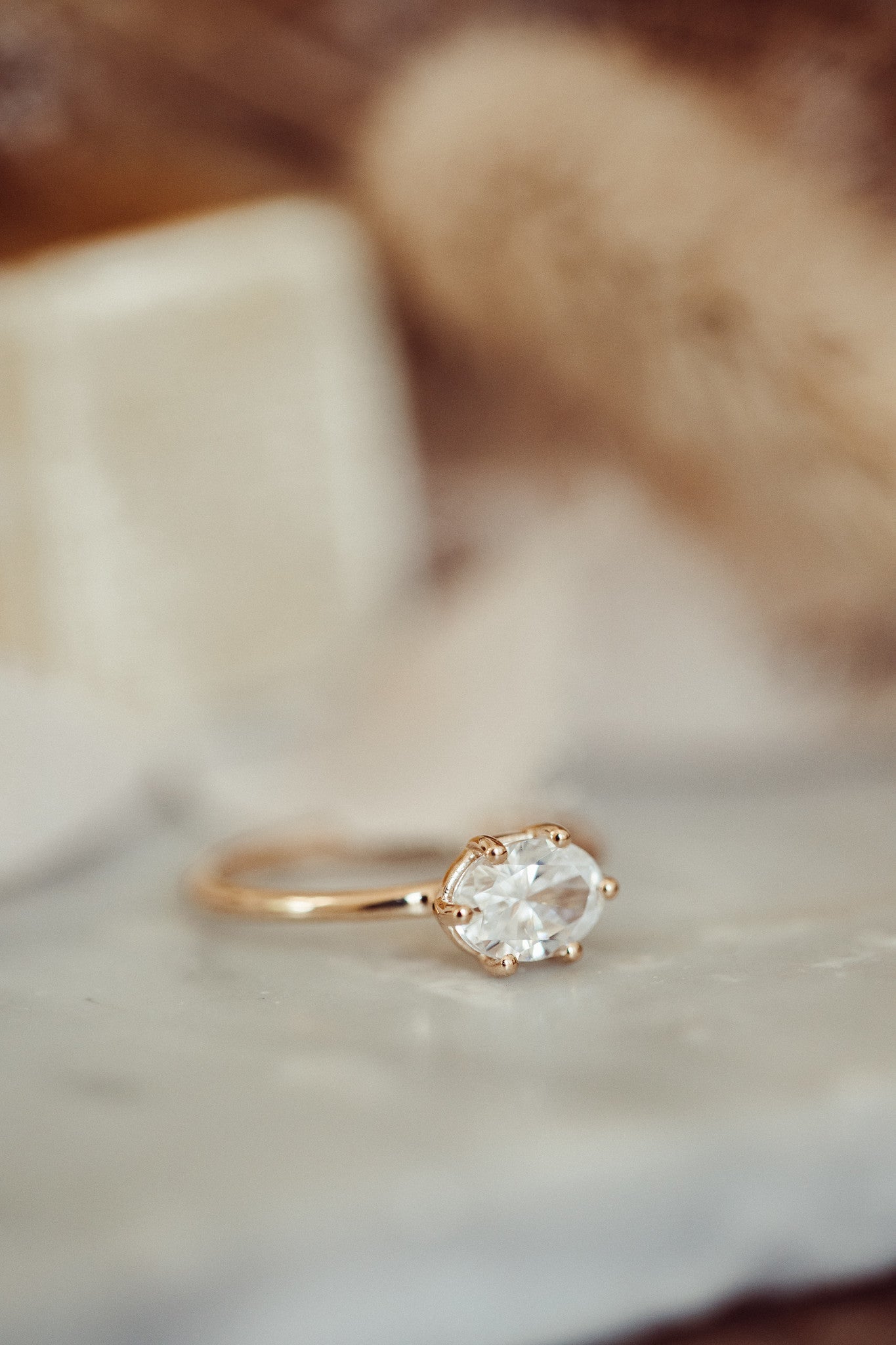 The Bennett Oval Solitaire