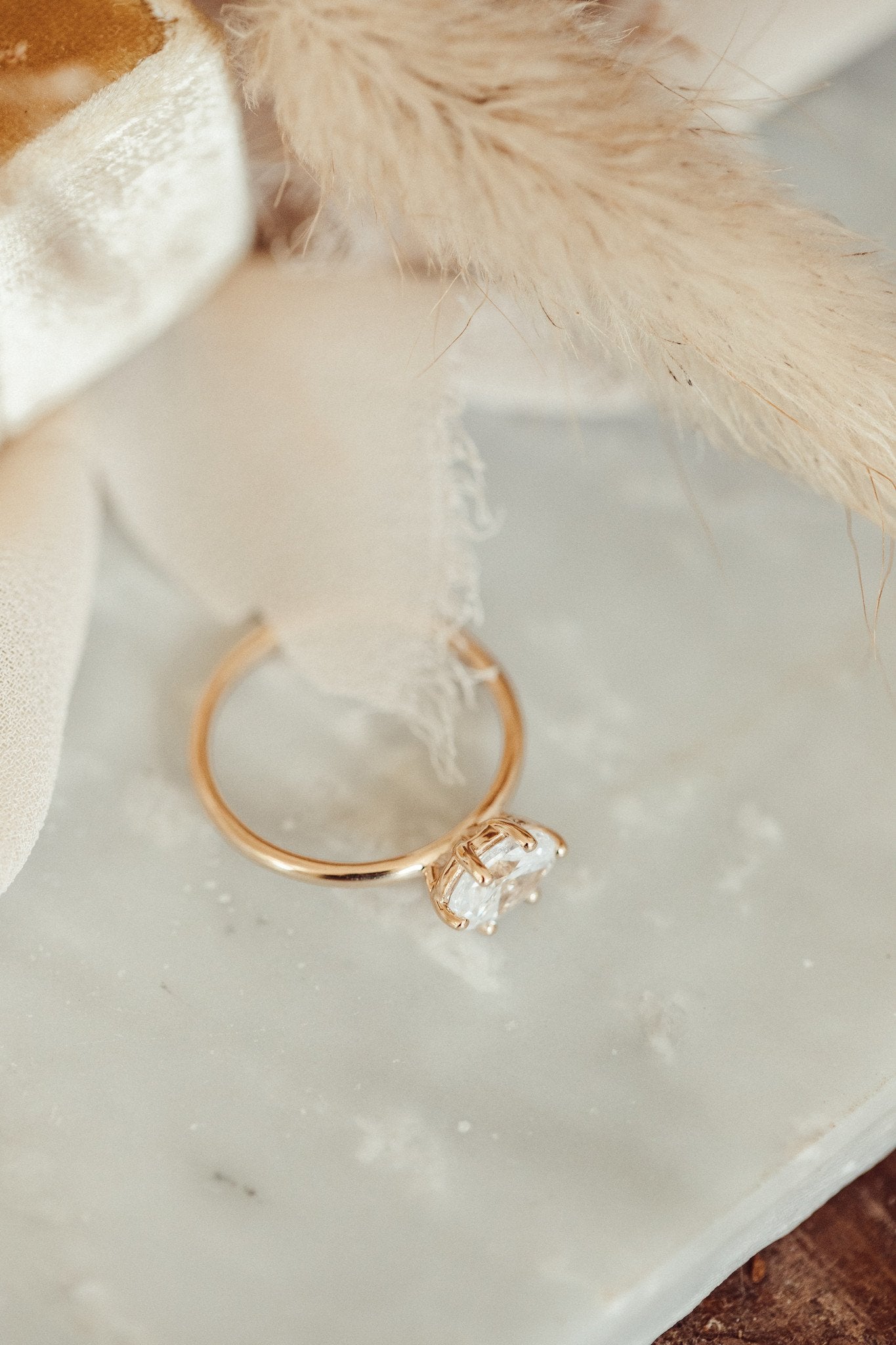 The Bennett Oval Solitaire