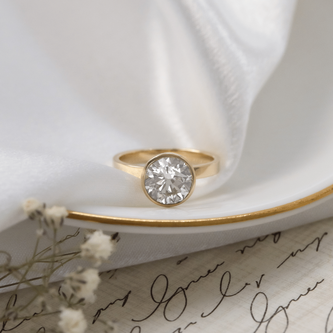 The Elena Round Solitaire
