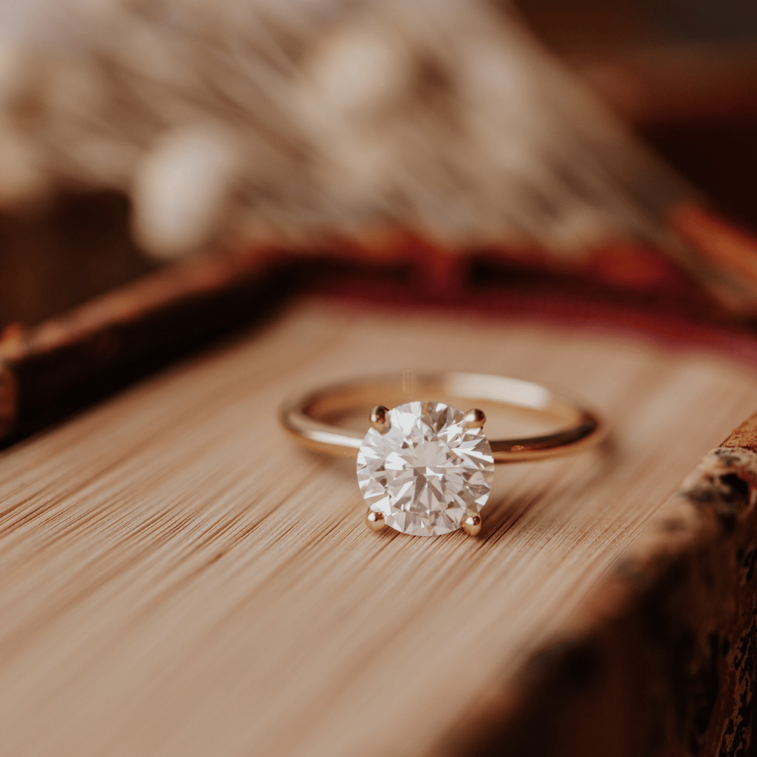 The Maeve Round Solitaire