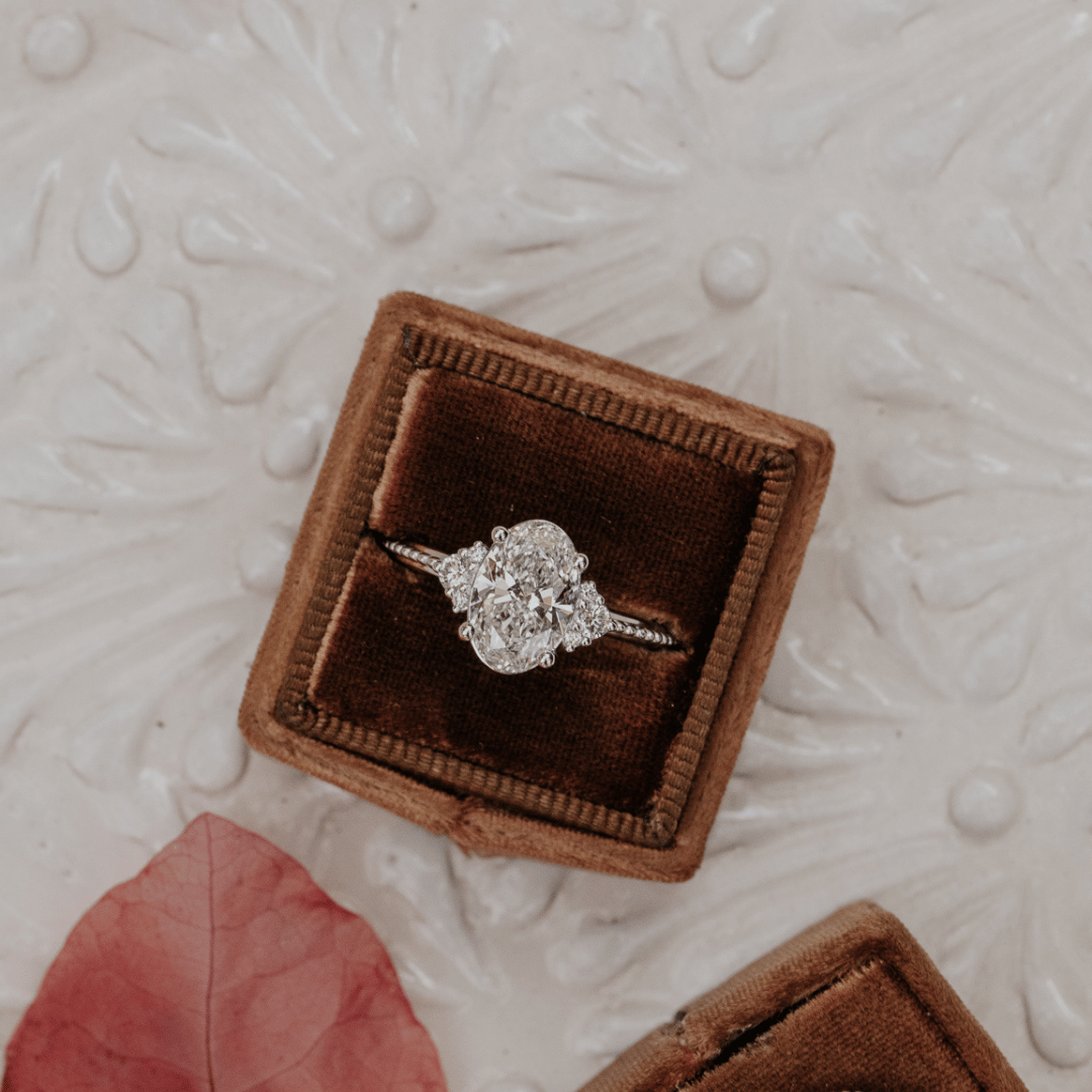 The Mirador Oval Ring