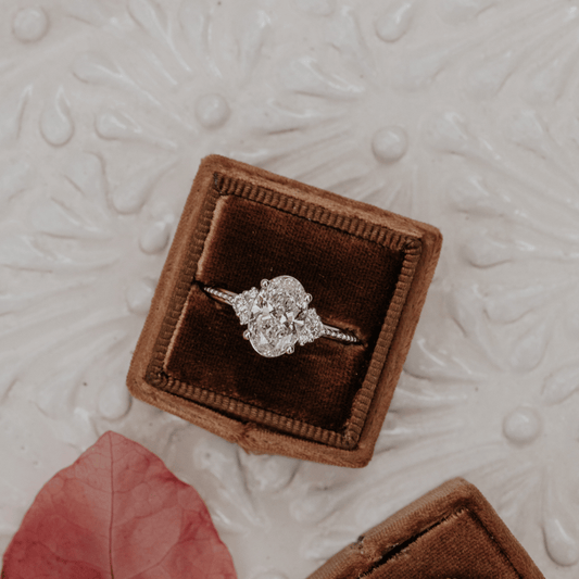 The Mirador Oval Ring