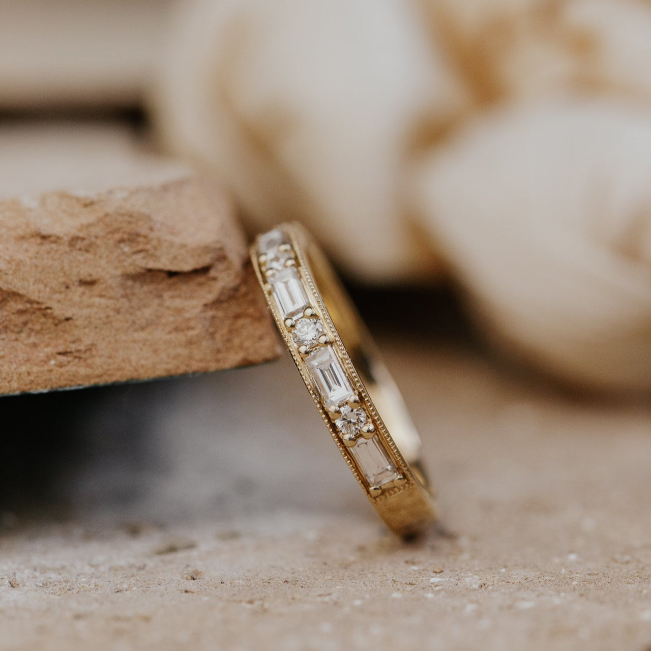 The Avenida Baguette and Round Band