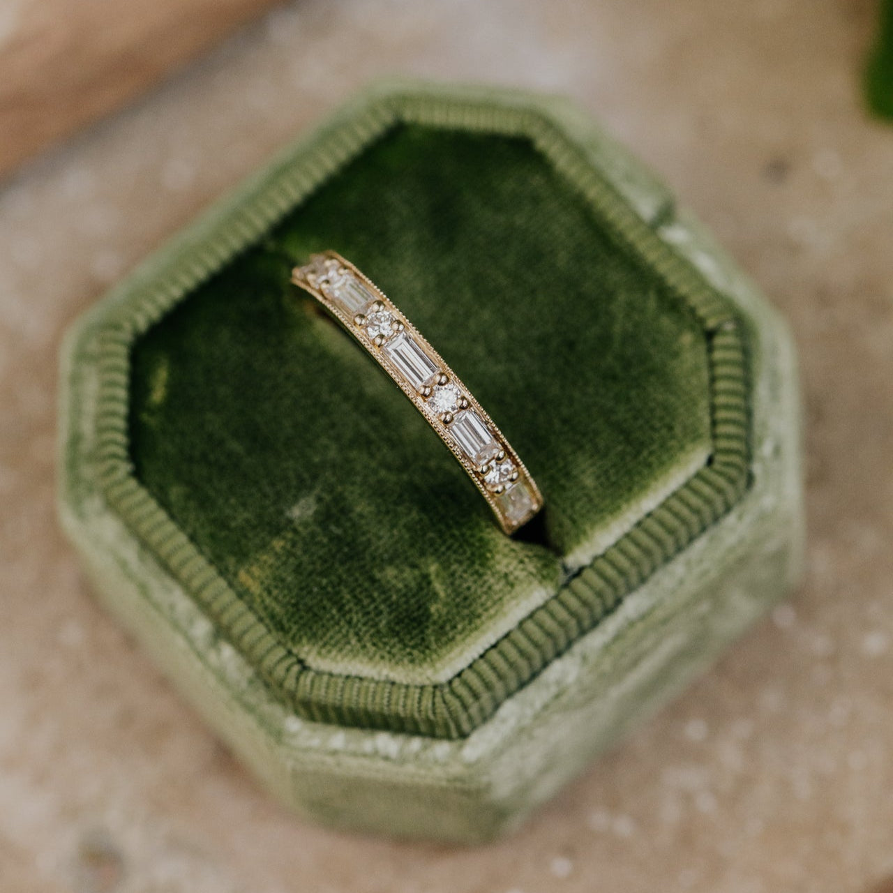 The Avenida Baguette and Round Band