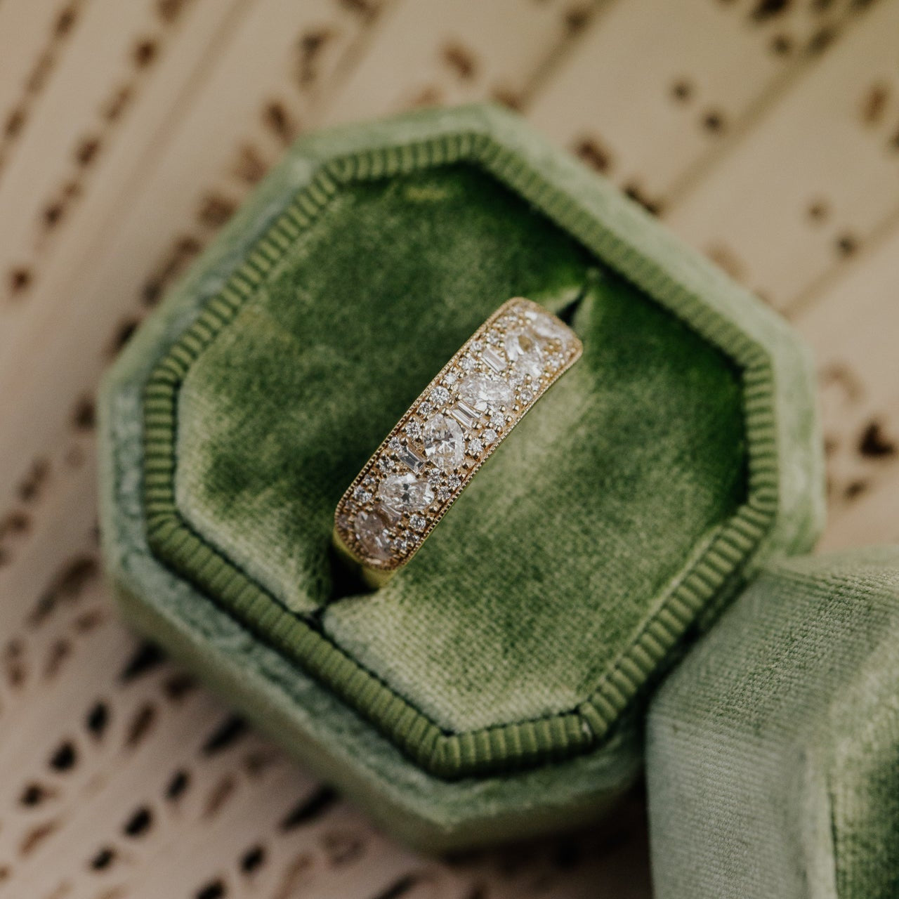 The Soleada Oval Band