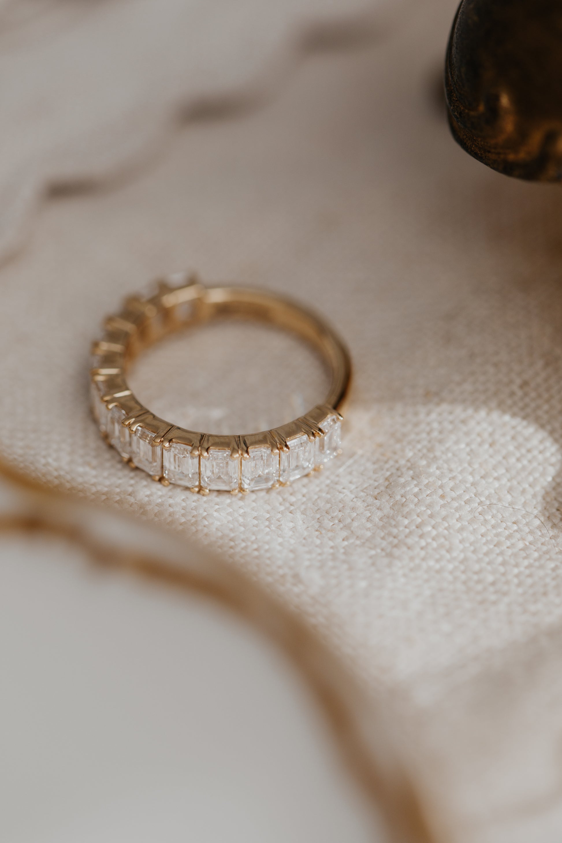 The Amara Emerald Cut Band profile