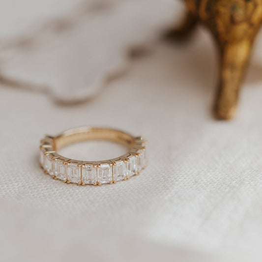 The Amara Emerald Cut Band