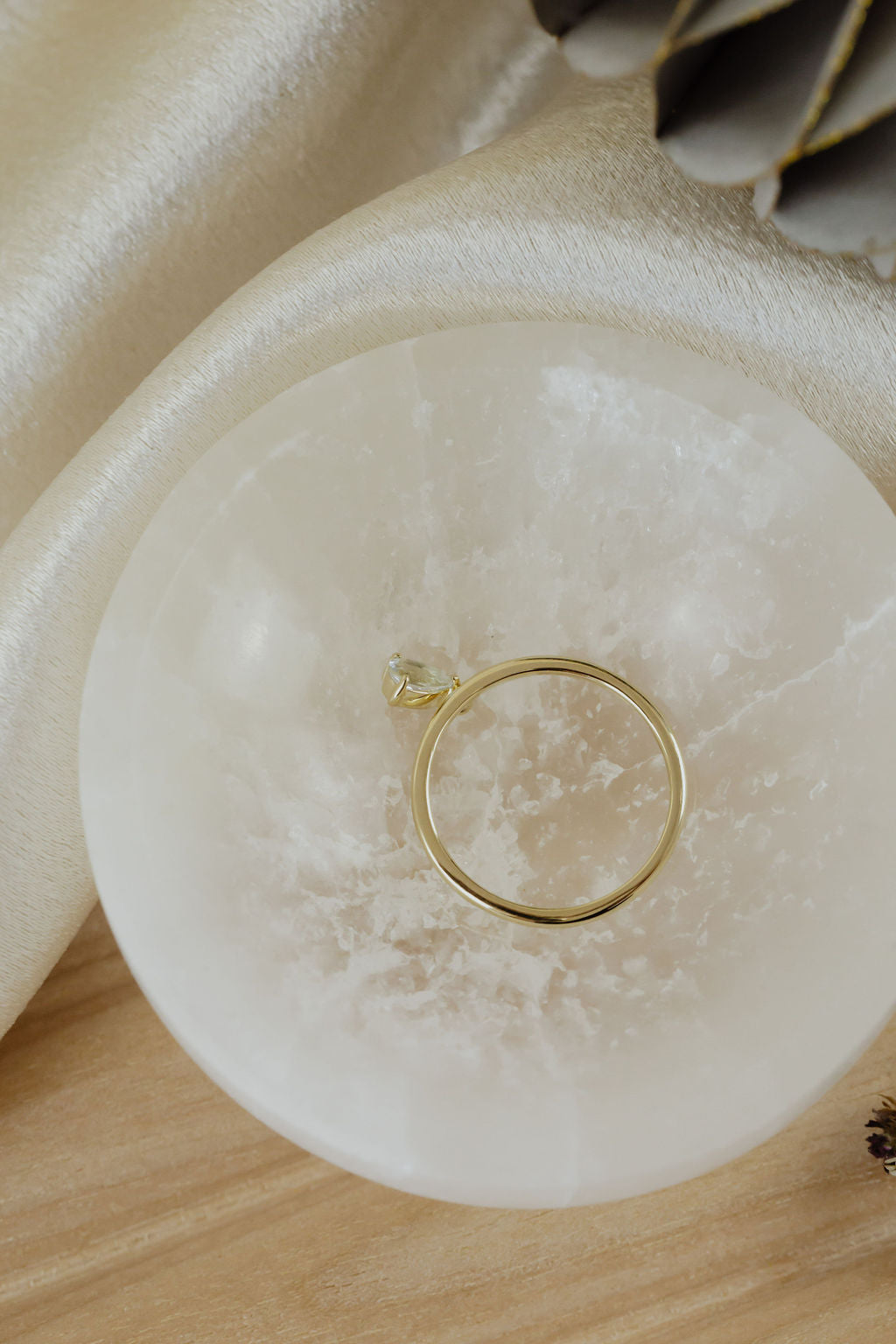 Pear Aquamarine in Prongs Dangle Ring in 14k yellow gold