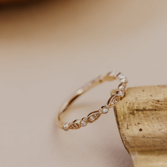 The Pear and Round Band
