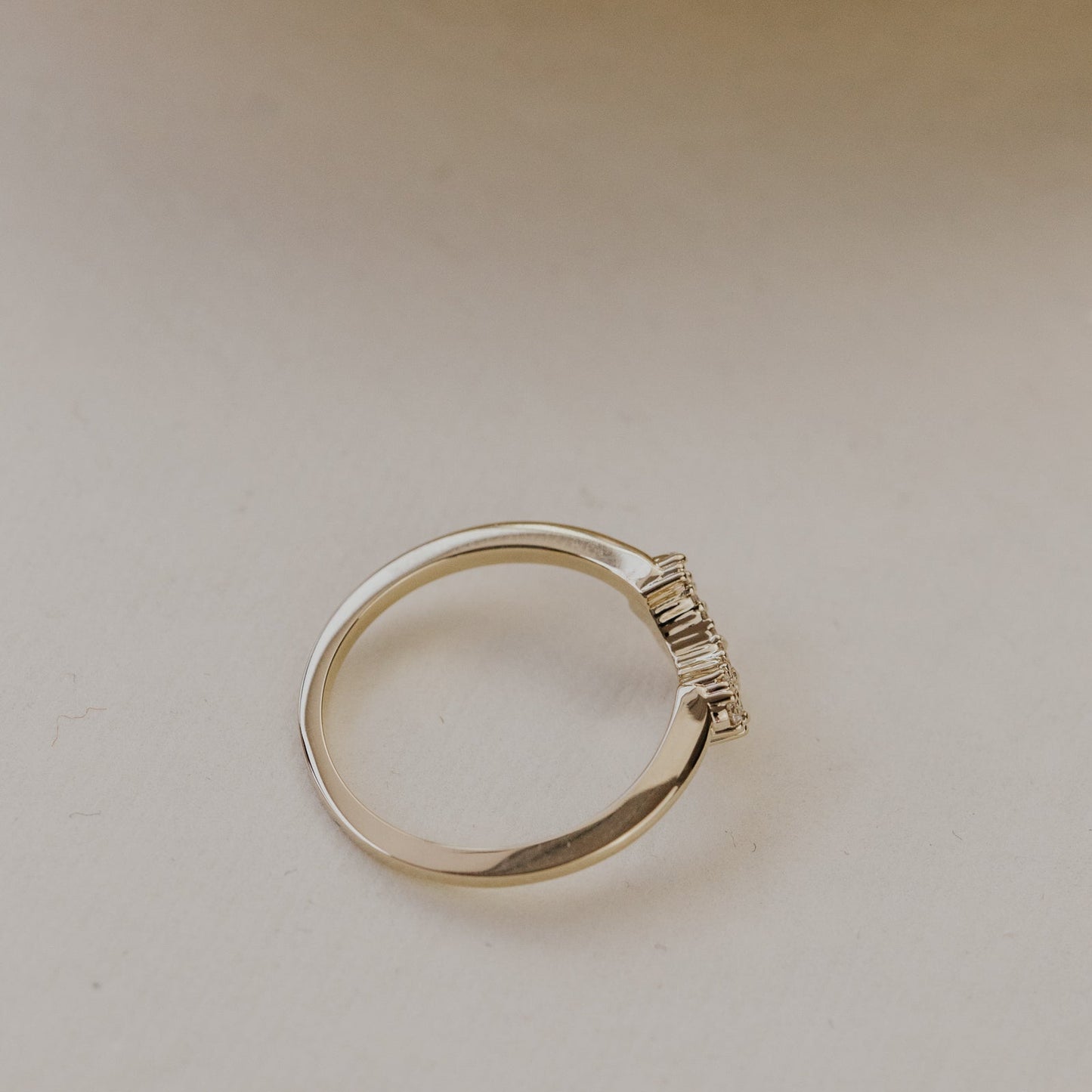 The Hazel Round Tracer Band