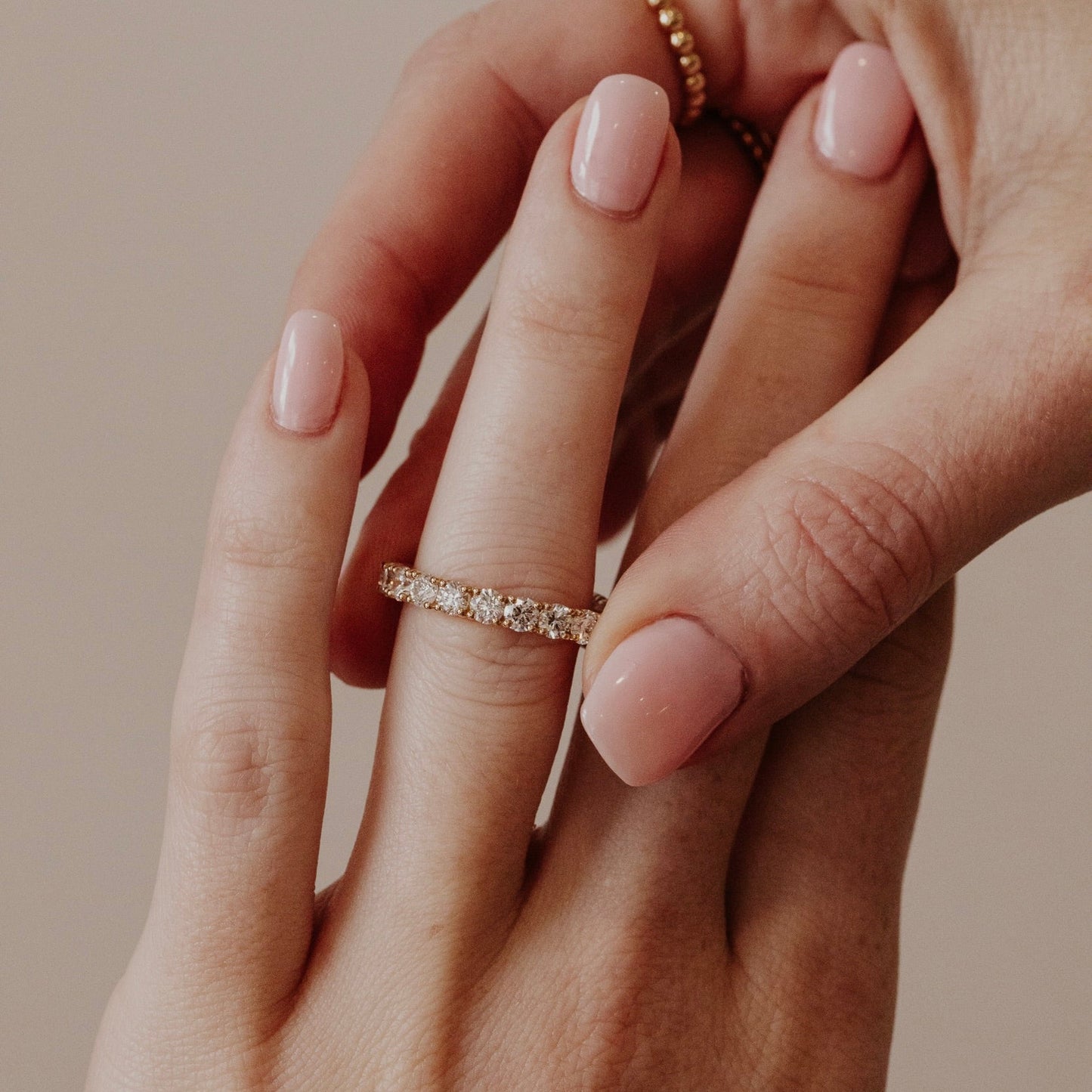 The Mini Amara Round Band
