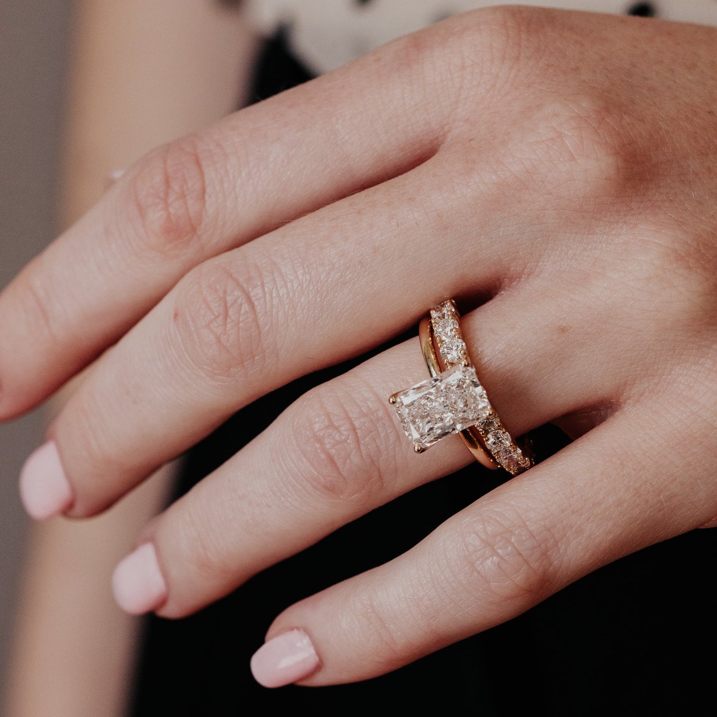 The Mini Amara Round Band