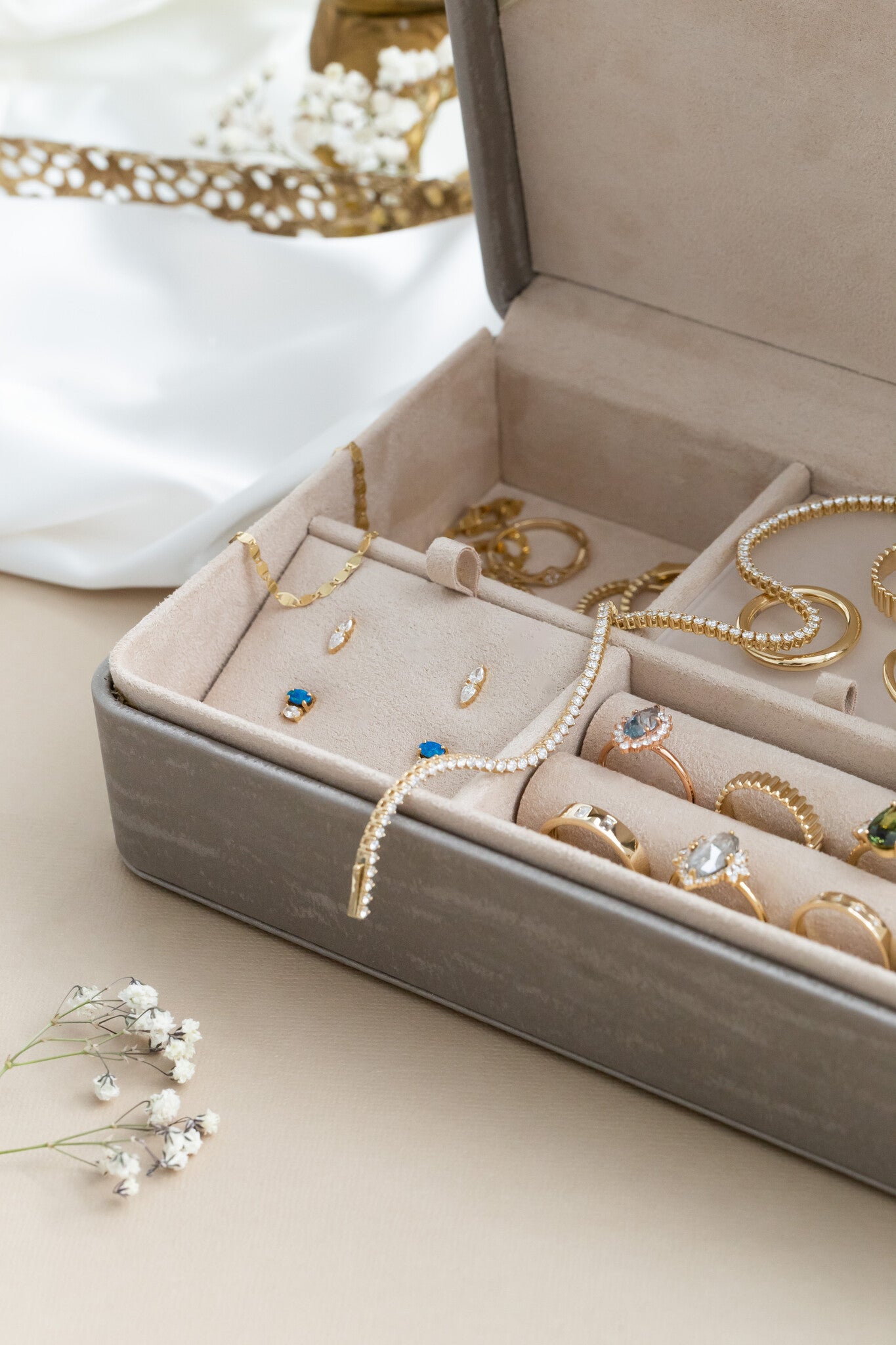 Sarah O Dresser Top Jewelry Box