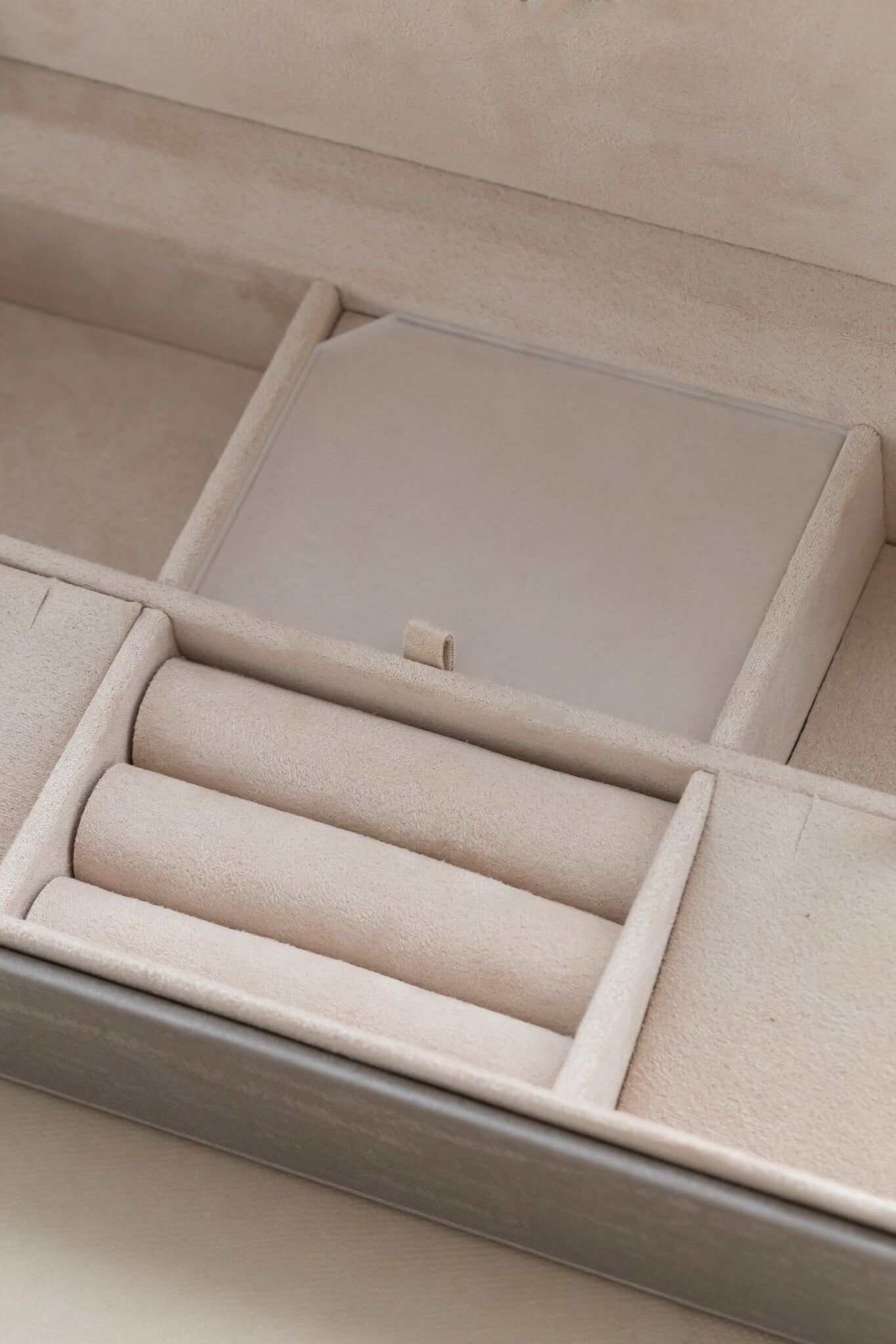 Sarah O Dresser Top Jewelry Box