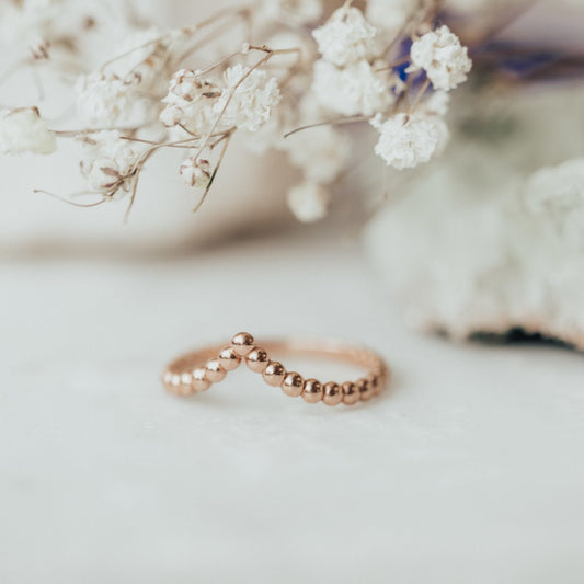 The Beaded V Tracer Band