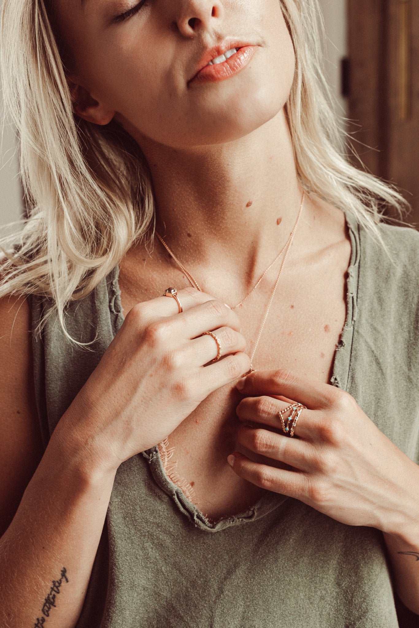 The Beaded V Tracer Band