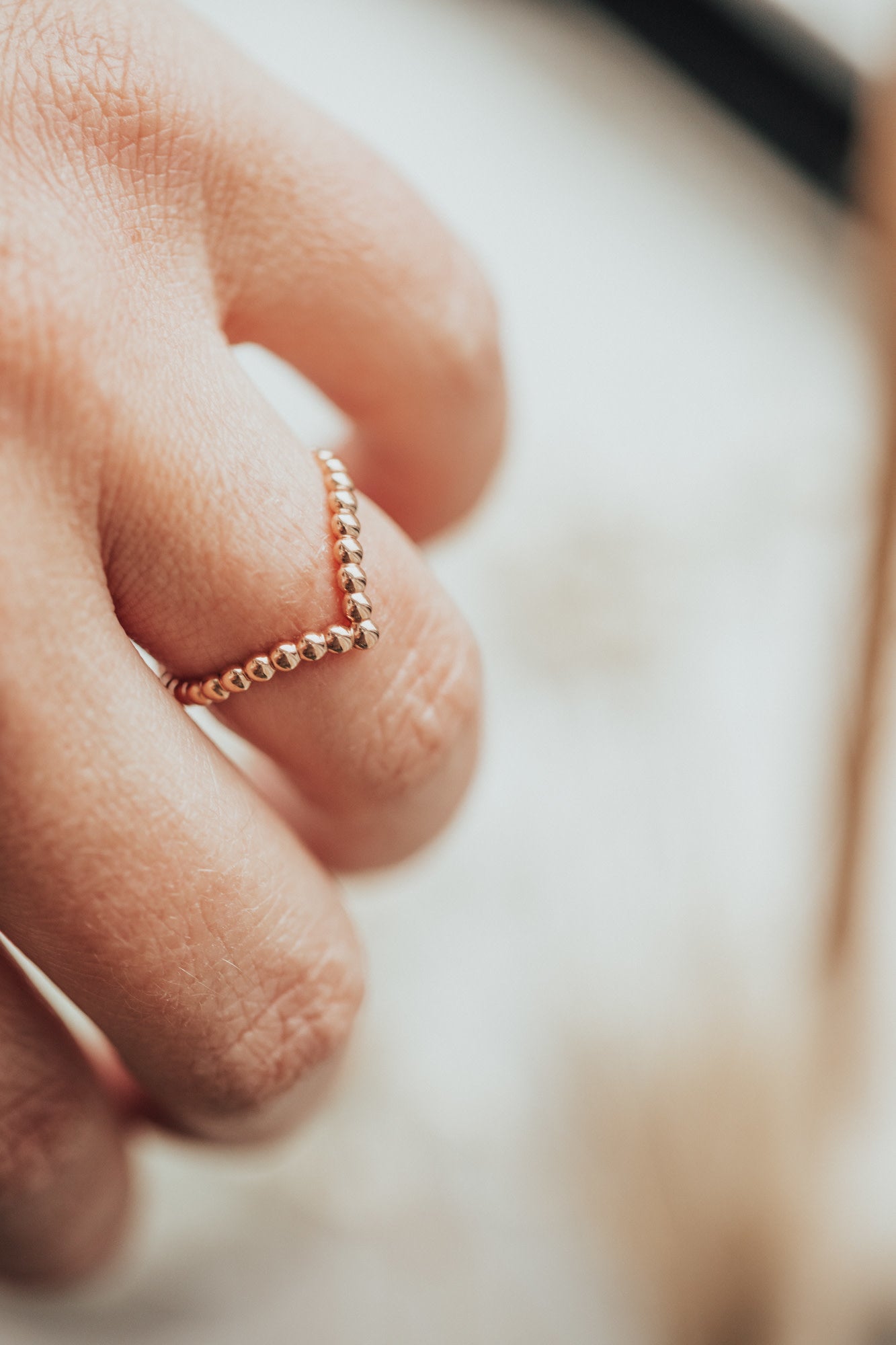 The Beaded V Tracer Band