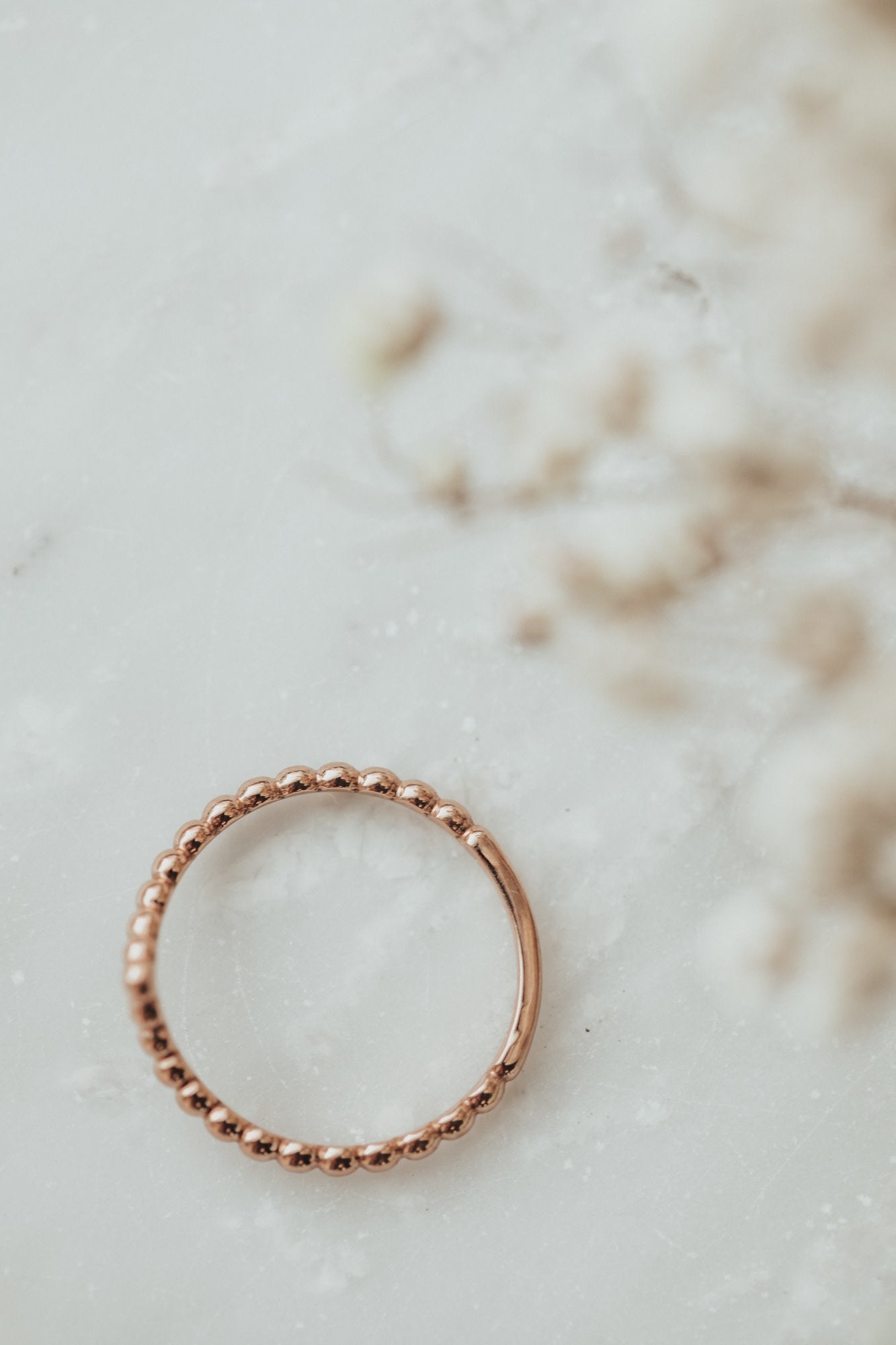 The Beaded V Tracer Band