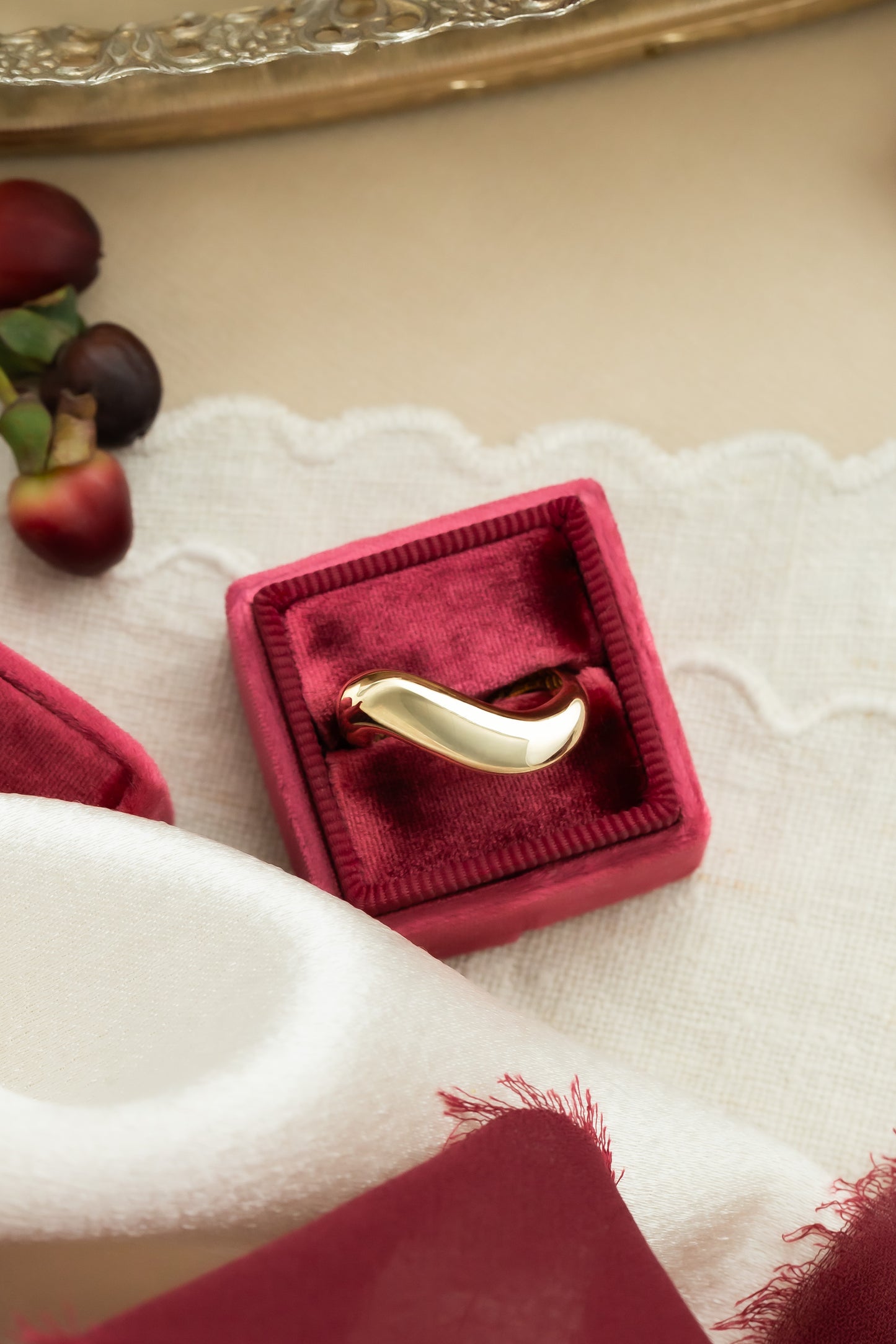 Swooped Rounded Band