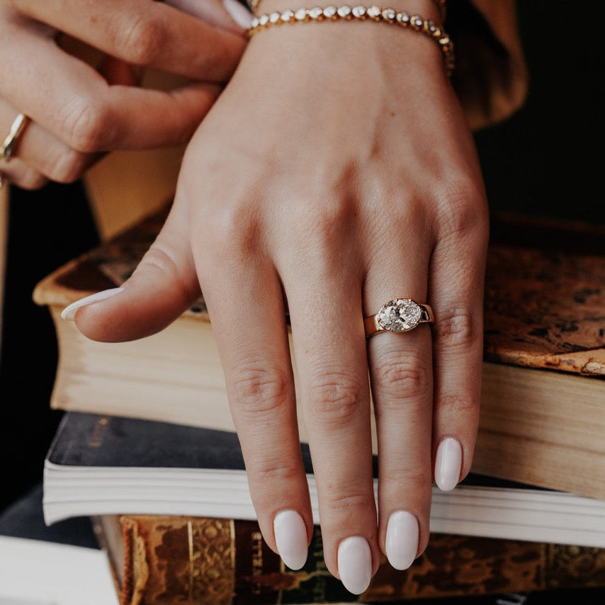 The Bowen Oval Ring