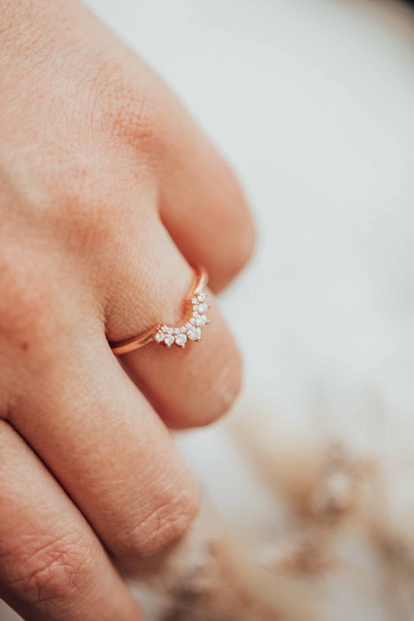 The Hazel Round Tracer Band on a models hand