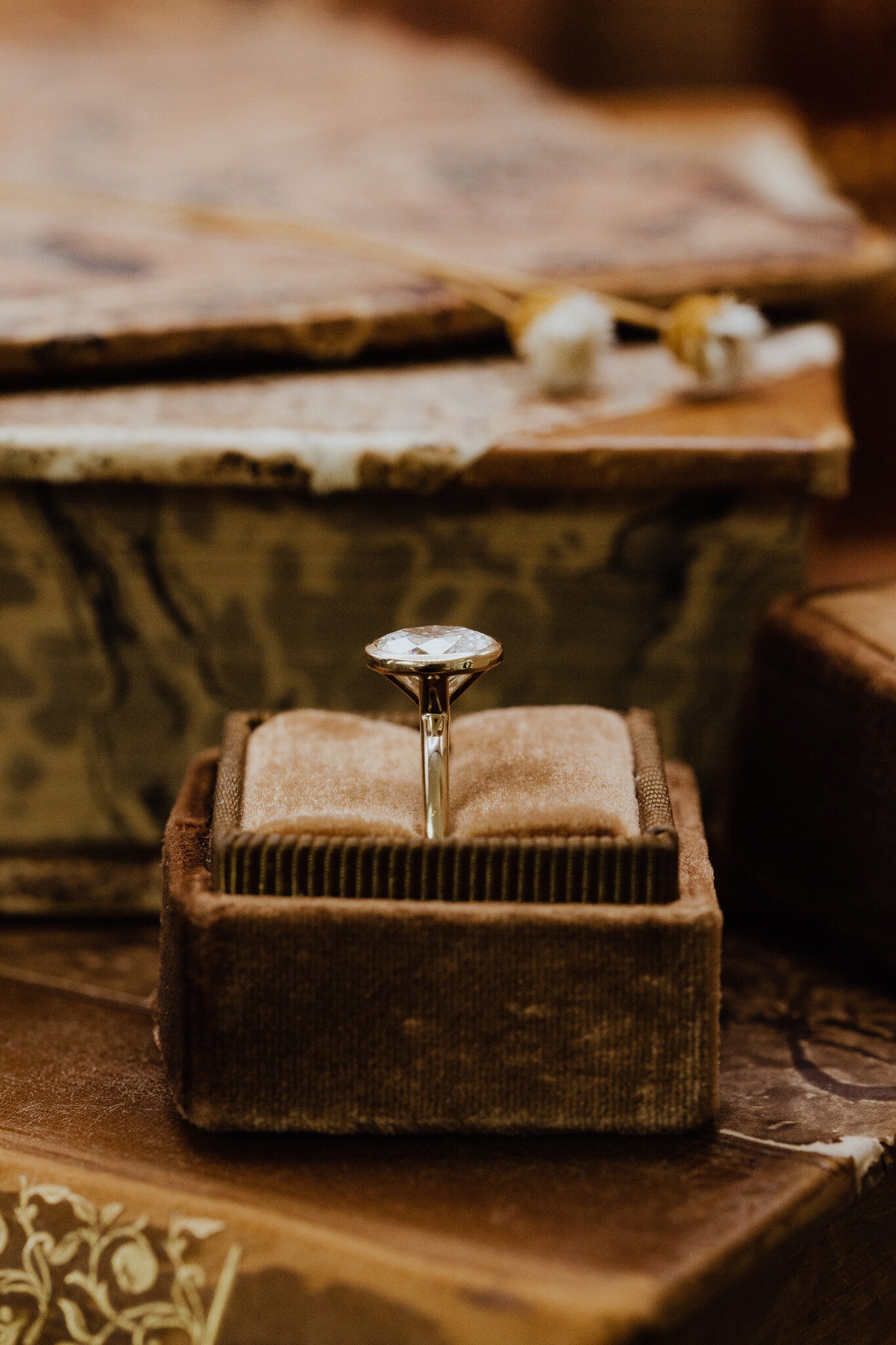 The Bailey Oval Solitaire