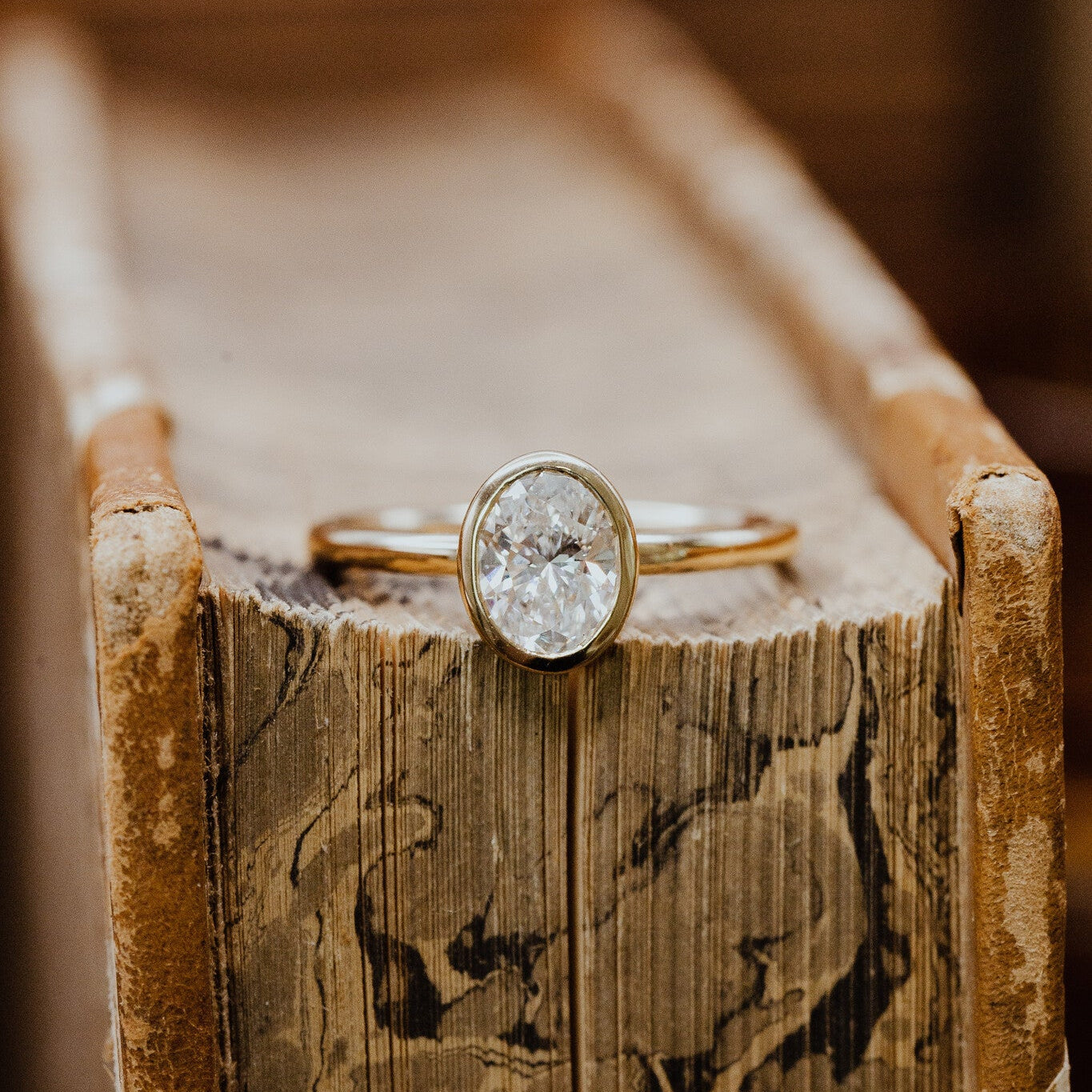 The Bailey Oval Solitaire