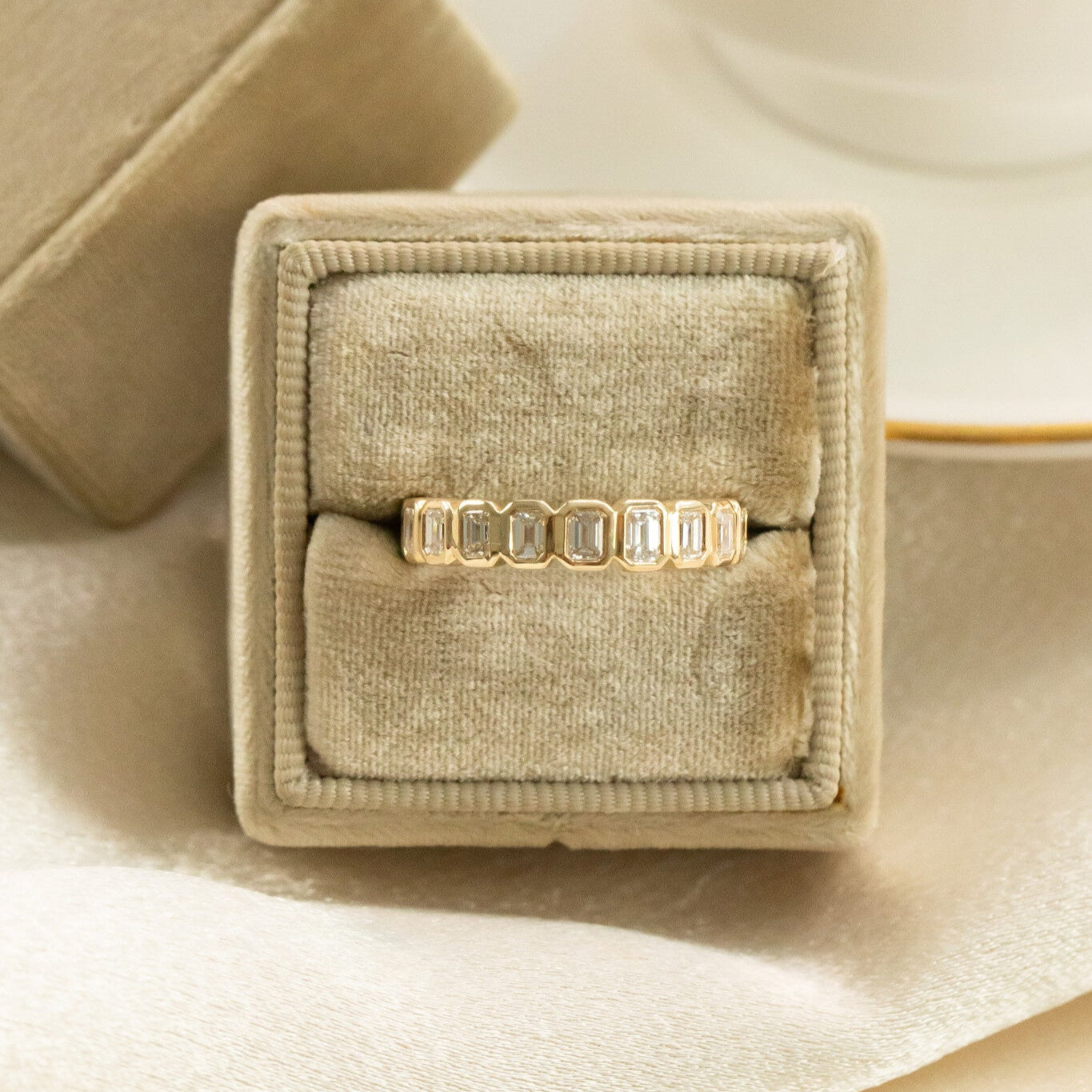 The Marlowe Emerald Cut Band