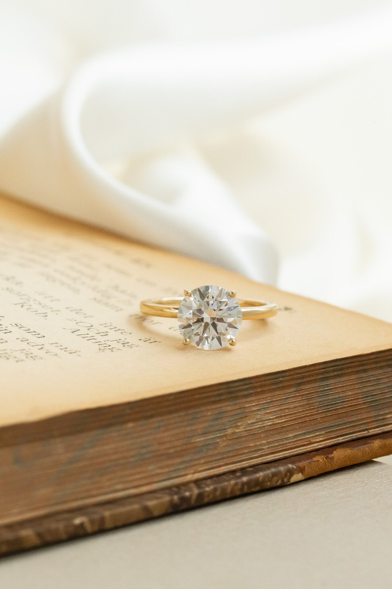 The Maeve Round Solitaire