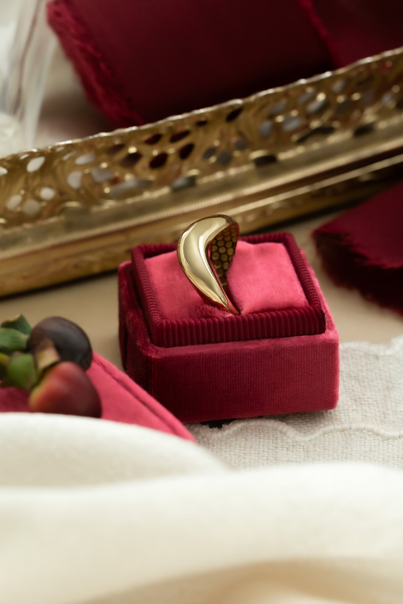 Swooped Rounded Band