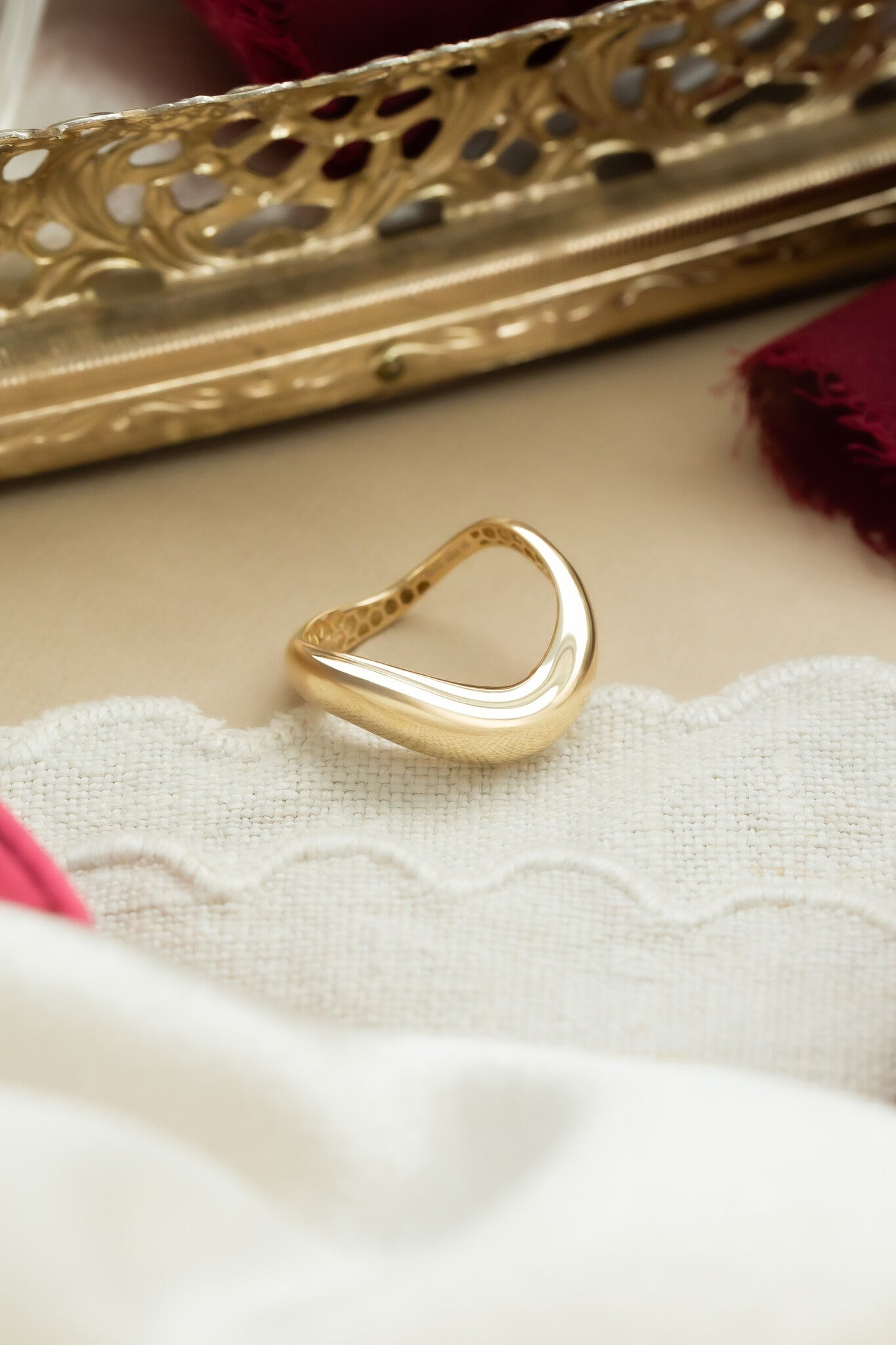 Swooped Rounded Band