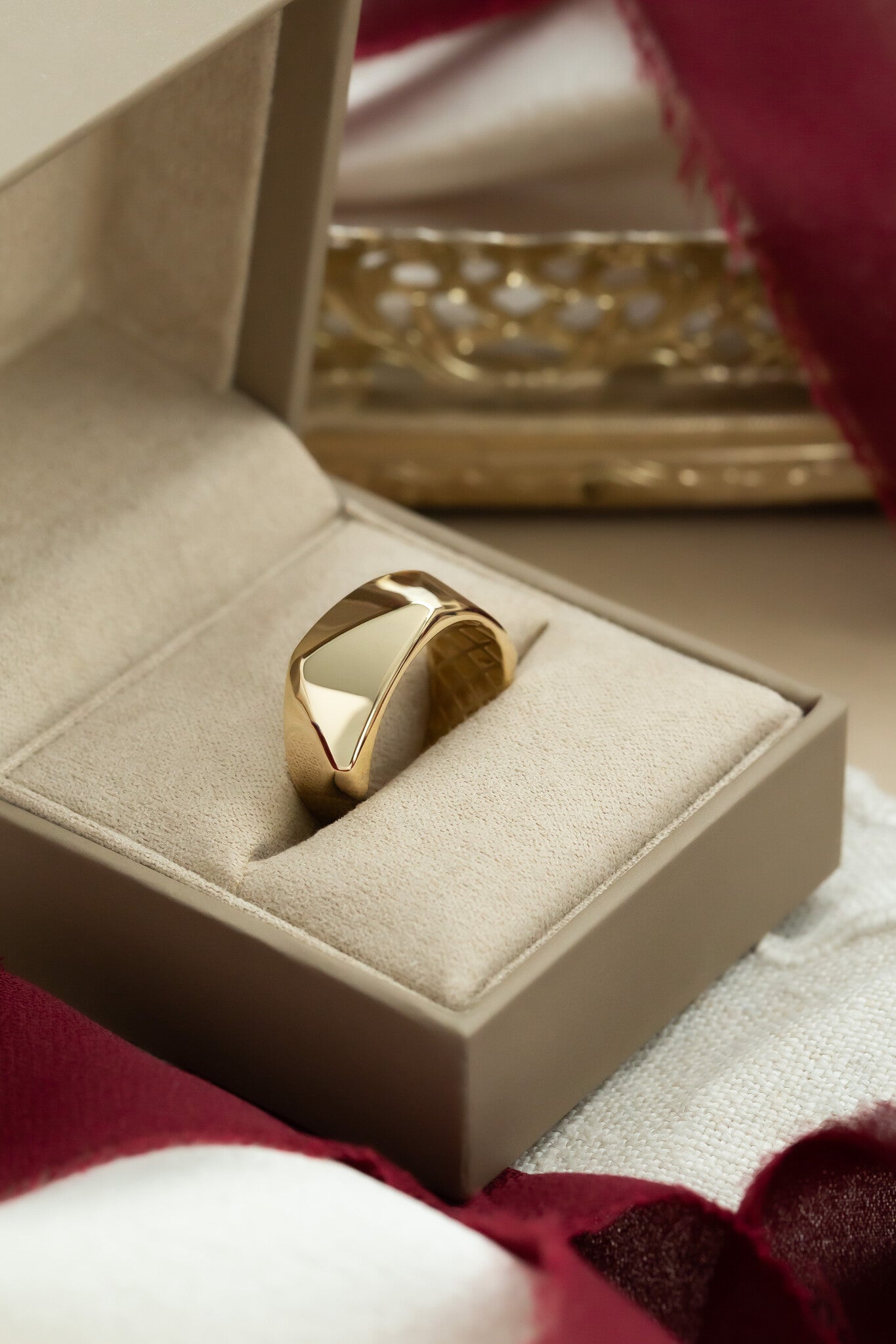 Large Geometric Ring