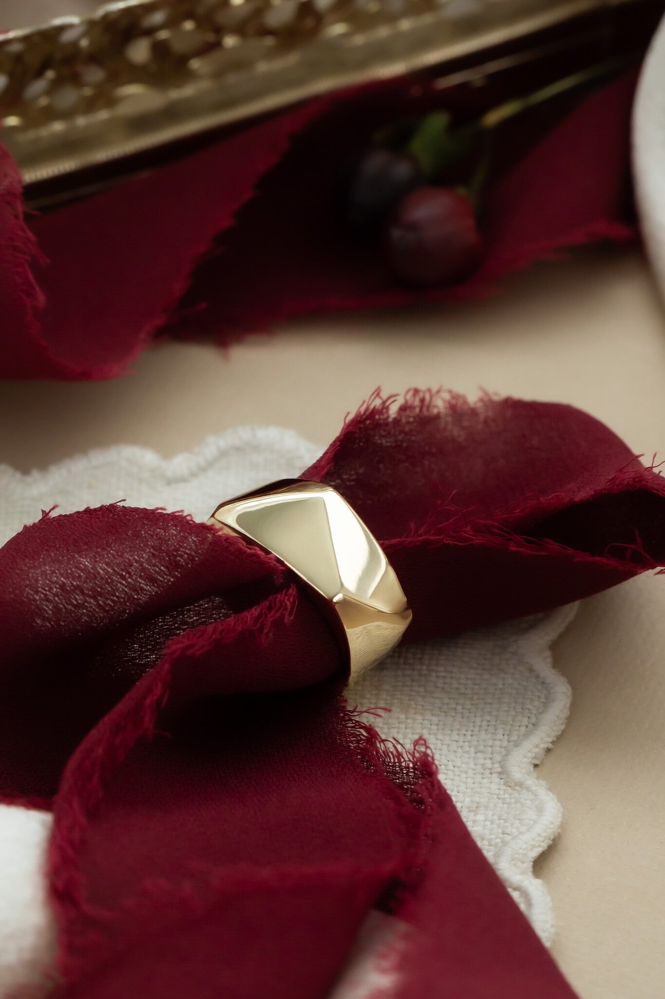 Large Geometric Ring