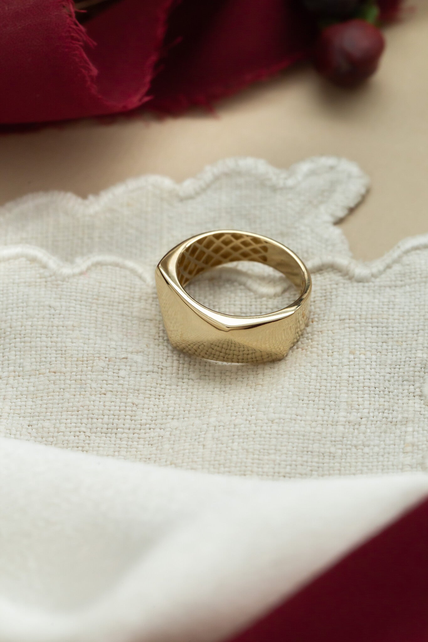 Large Geometric Ring