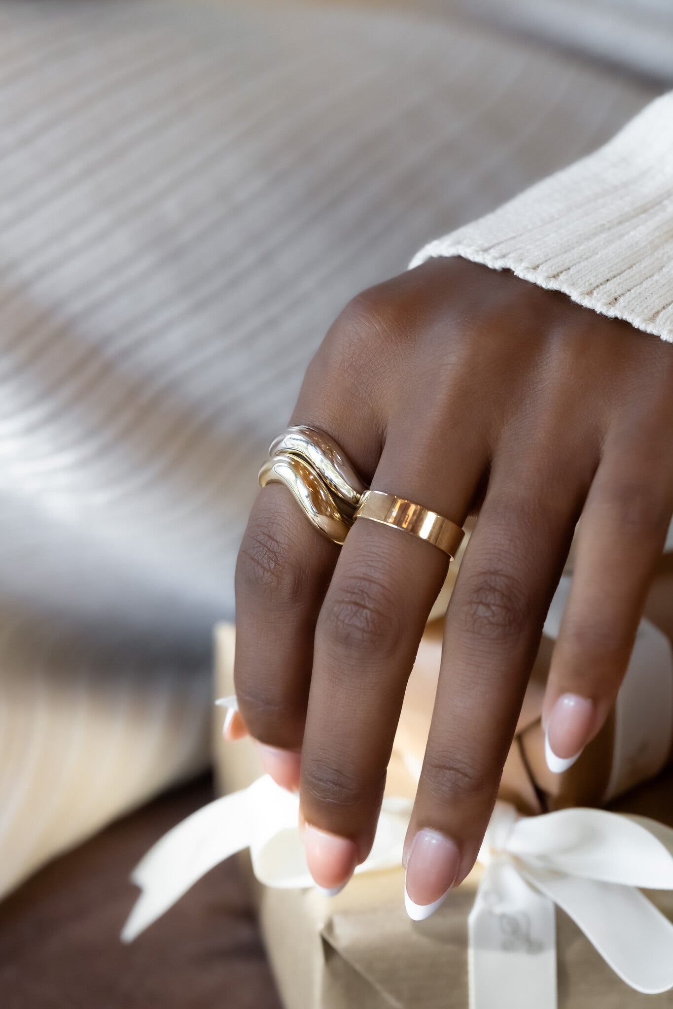 Swooped Rounded Band