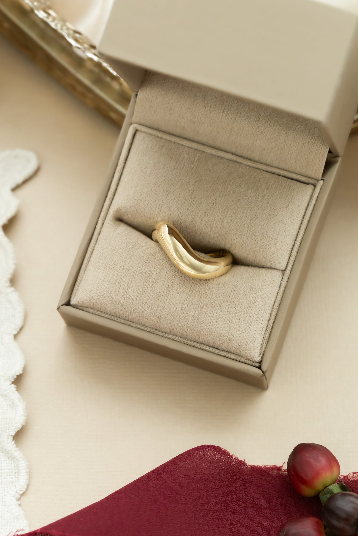 Swooped Rounded Band